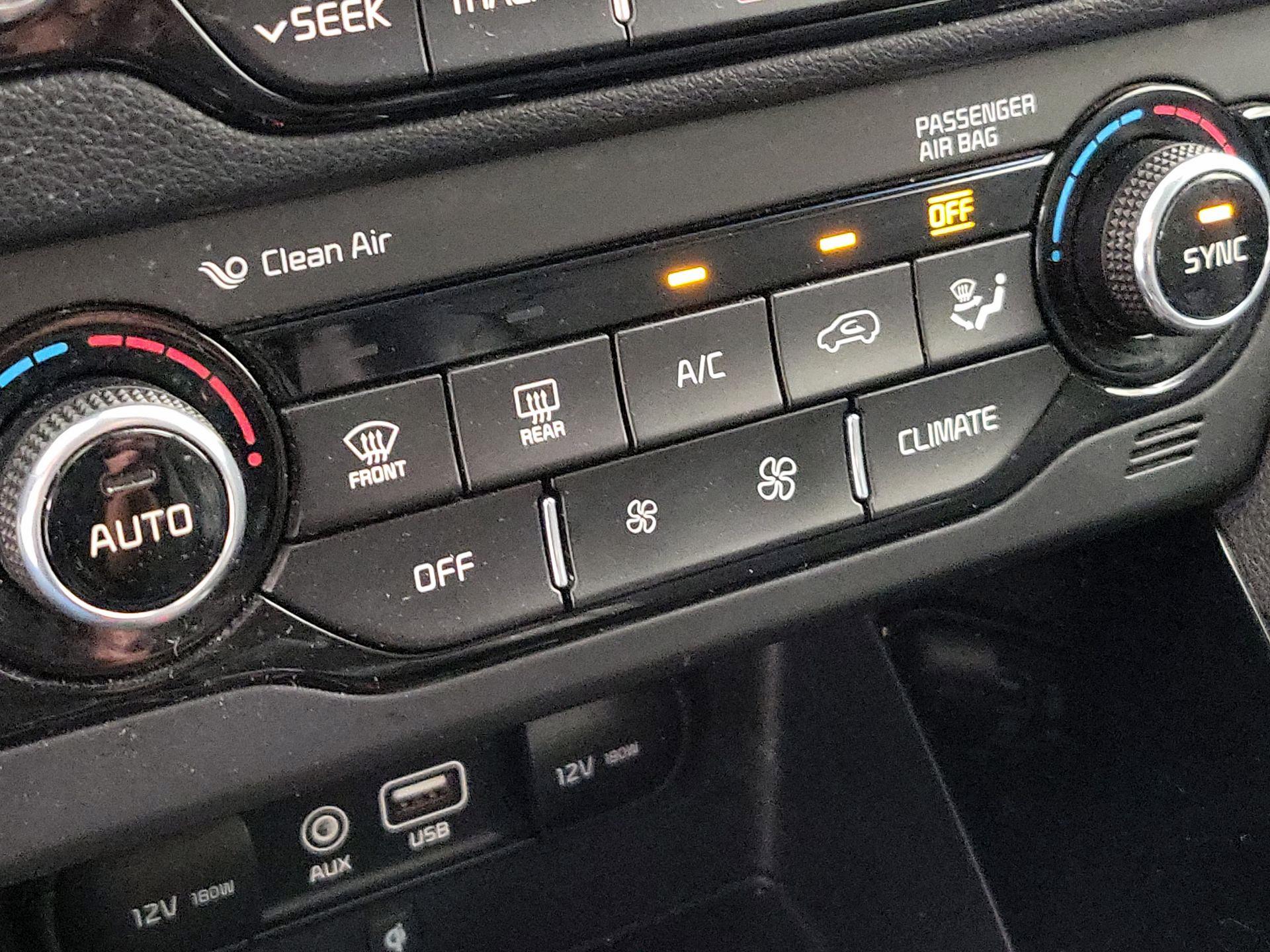 Thumbnail: 2018 Kia Niro - 17