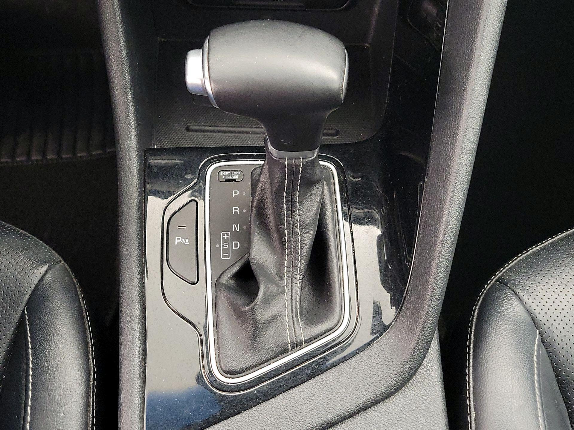 Thumbnail: 2018 Kia Niro - 18