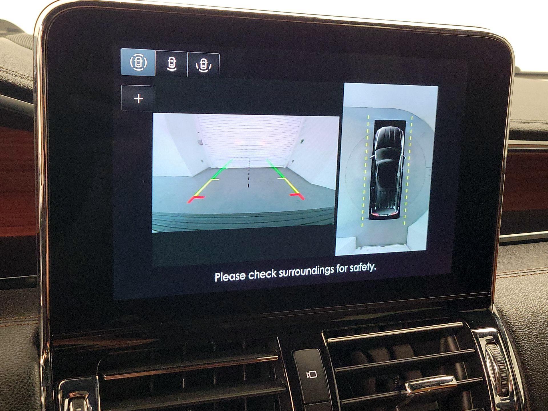 Thumbnail: 2021 Lincoln Navigator L - 15