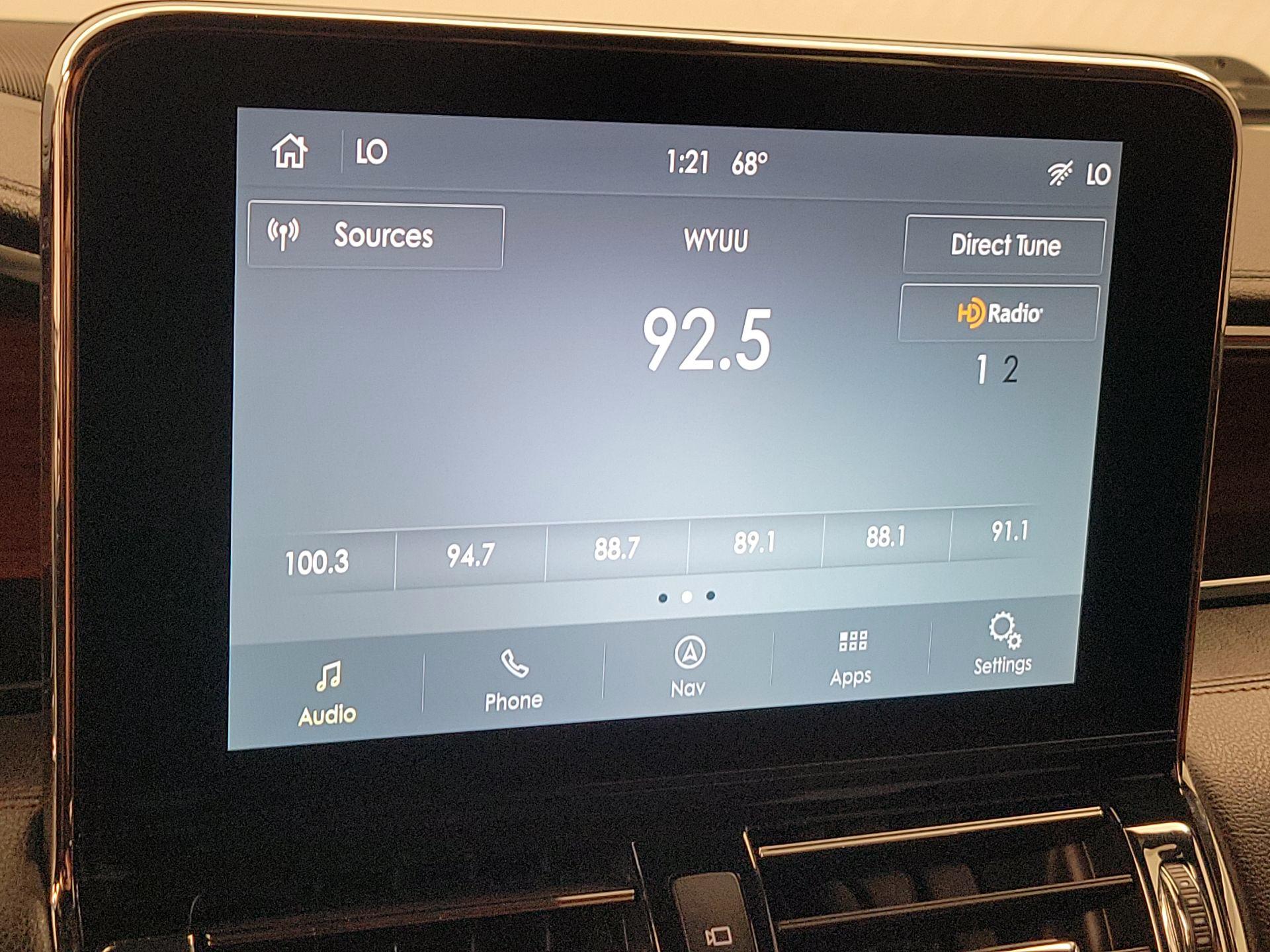 Thumbnail: 2021 Lincoln Navigator L - 16