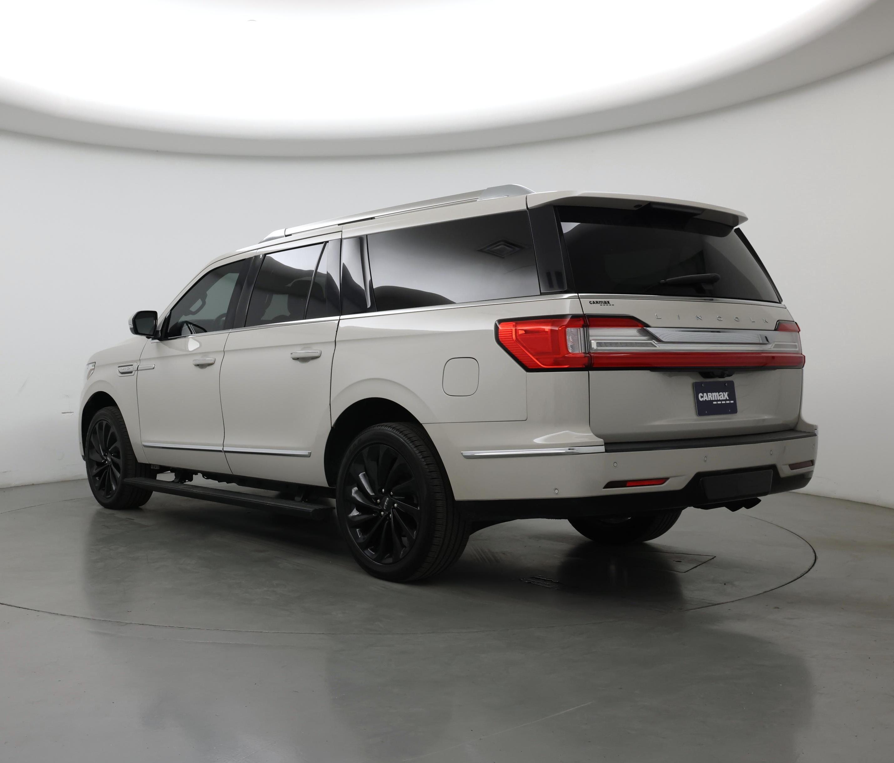 Thumbnail: 2021 Lincoln Navigator L - 2