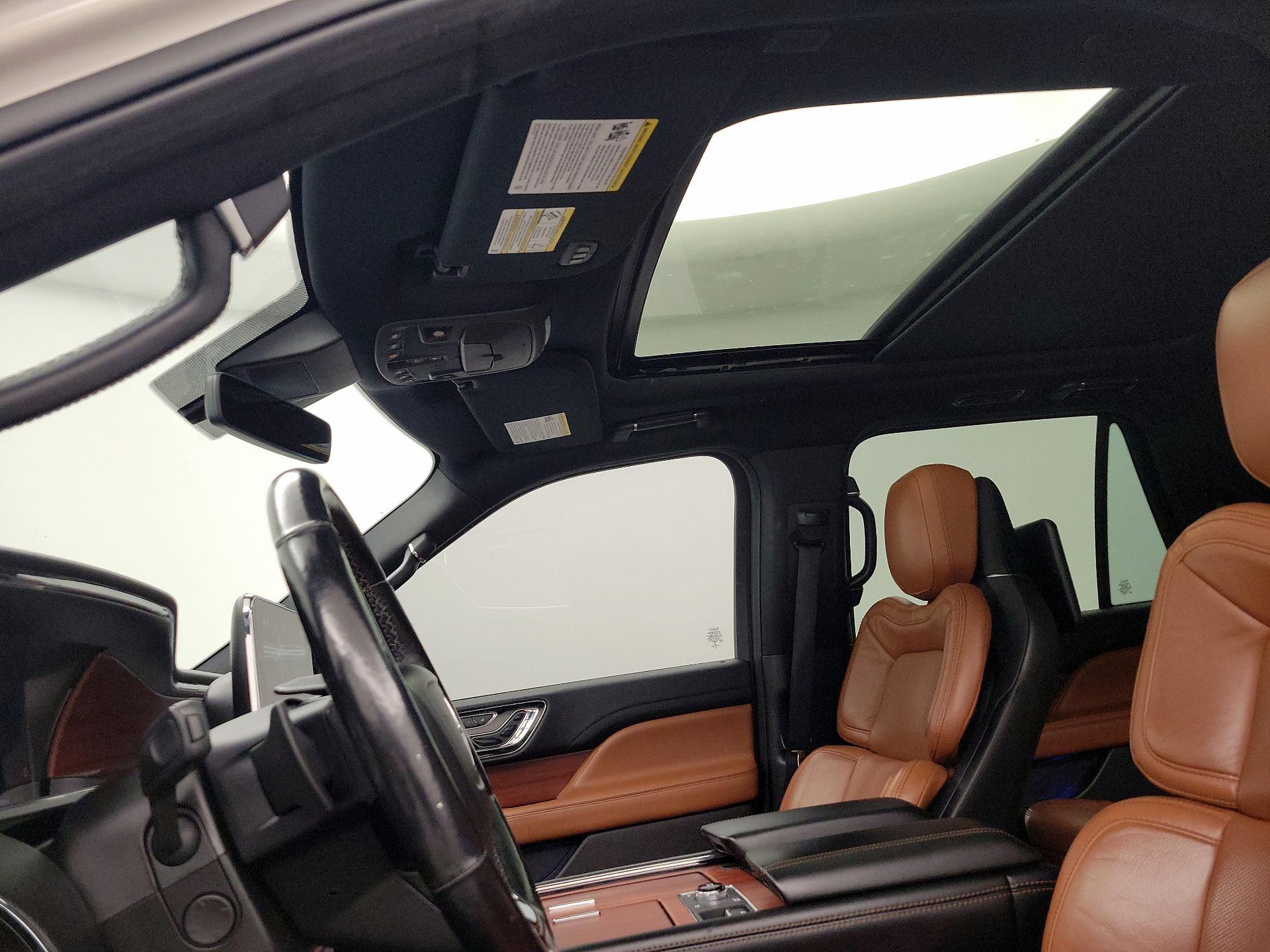 Thumbnail: 2021 Lincoln Navigator L - 20