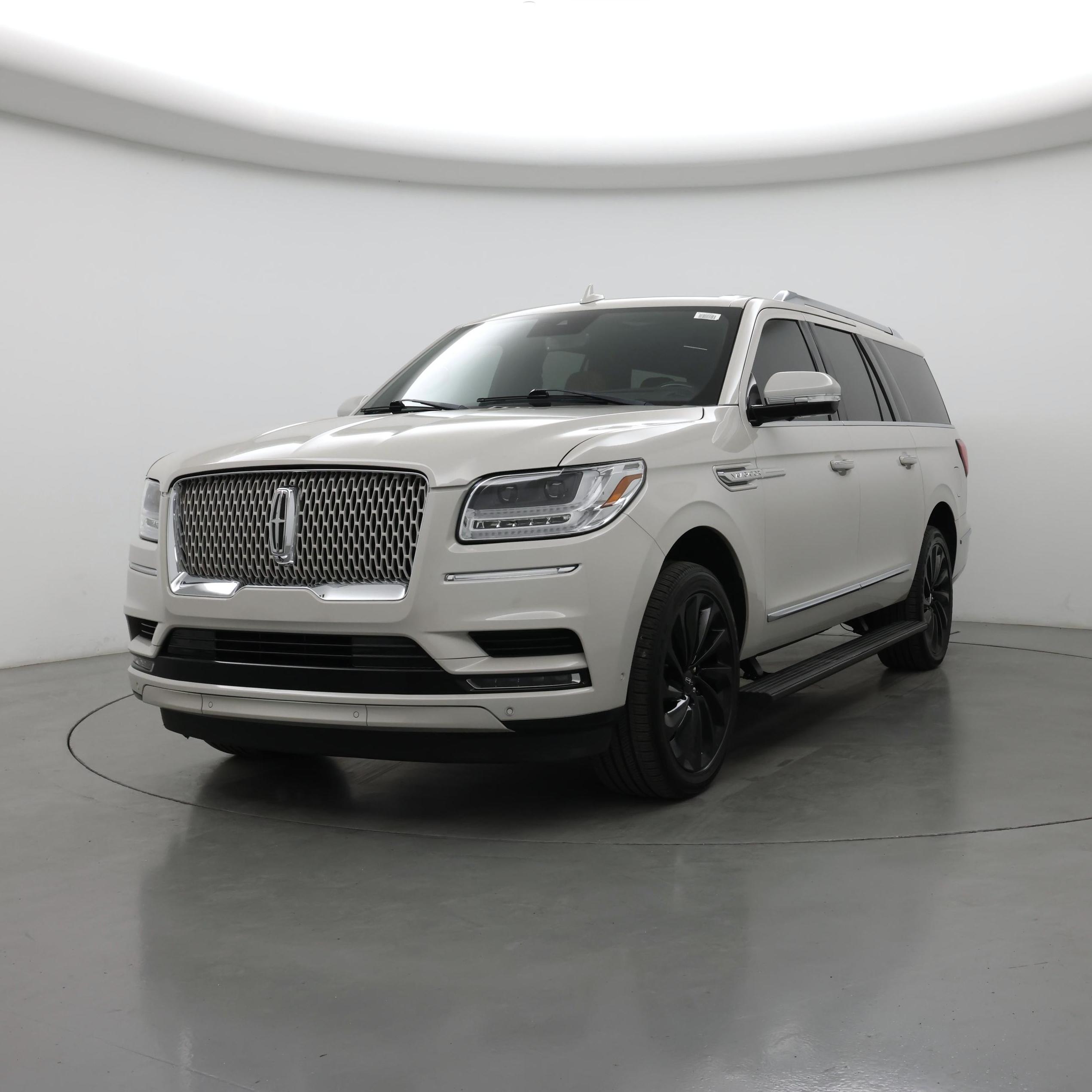 Thumbnail: 2021 Lincoln Navigator L - 4
