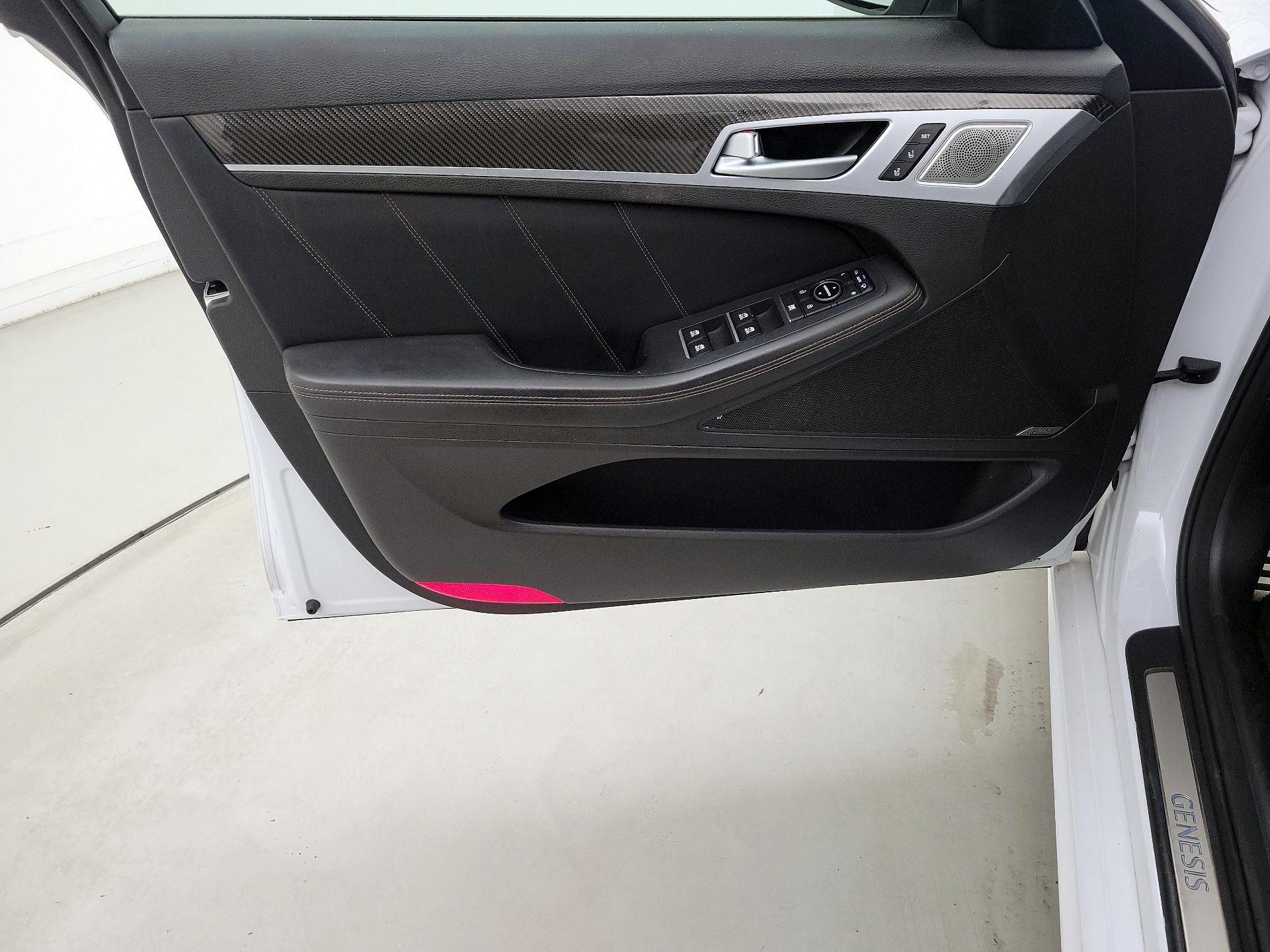 Thumbnail: 2018 Genesis G80 - 12