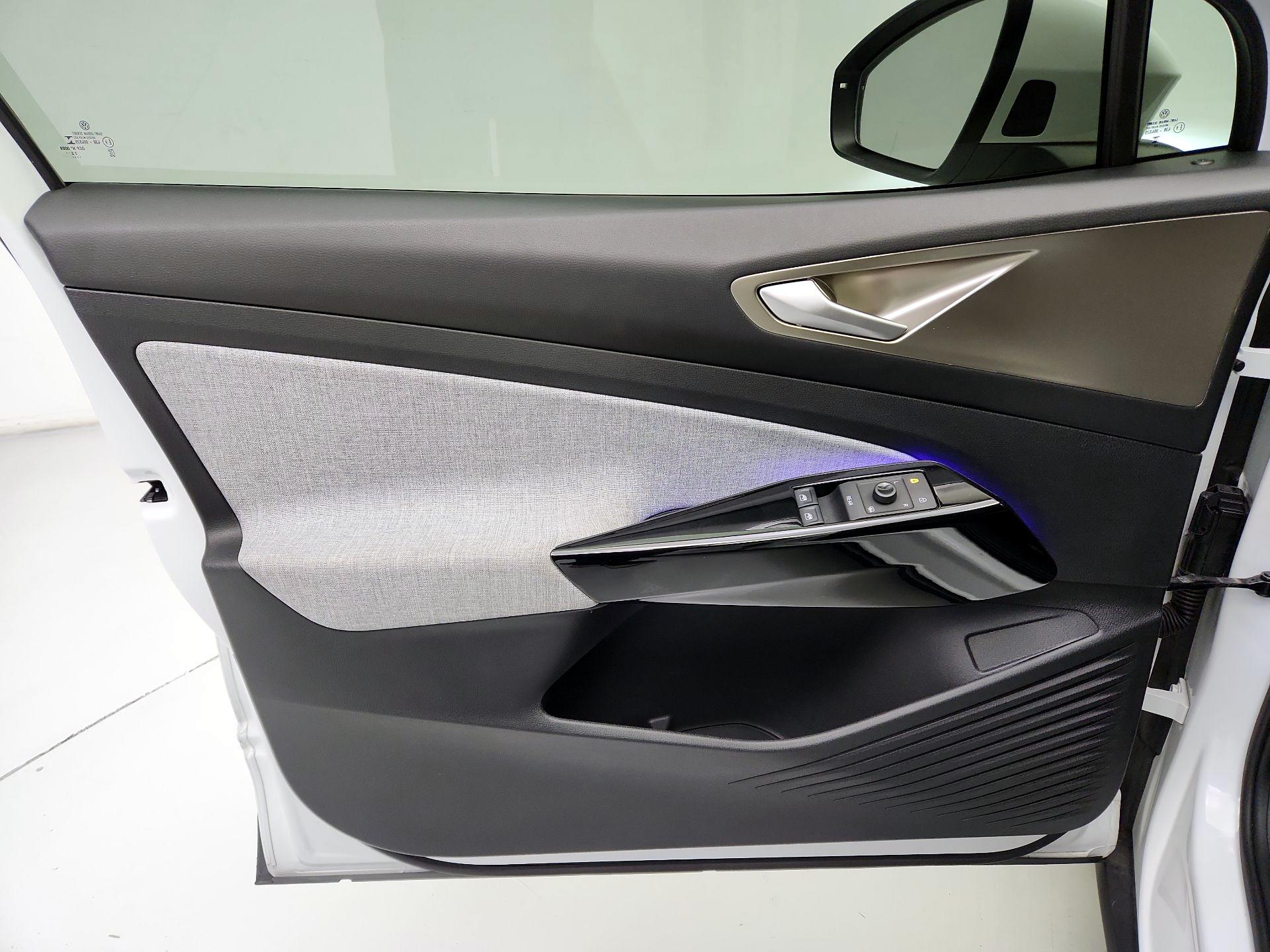 Thumbnail: 2023 Volkswagen ID.4 - 12