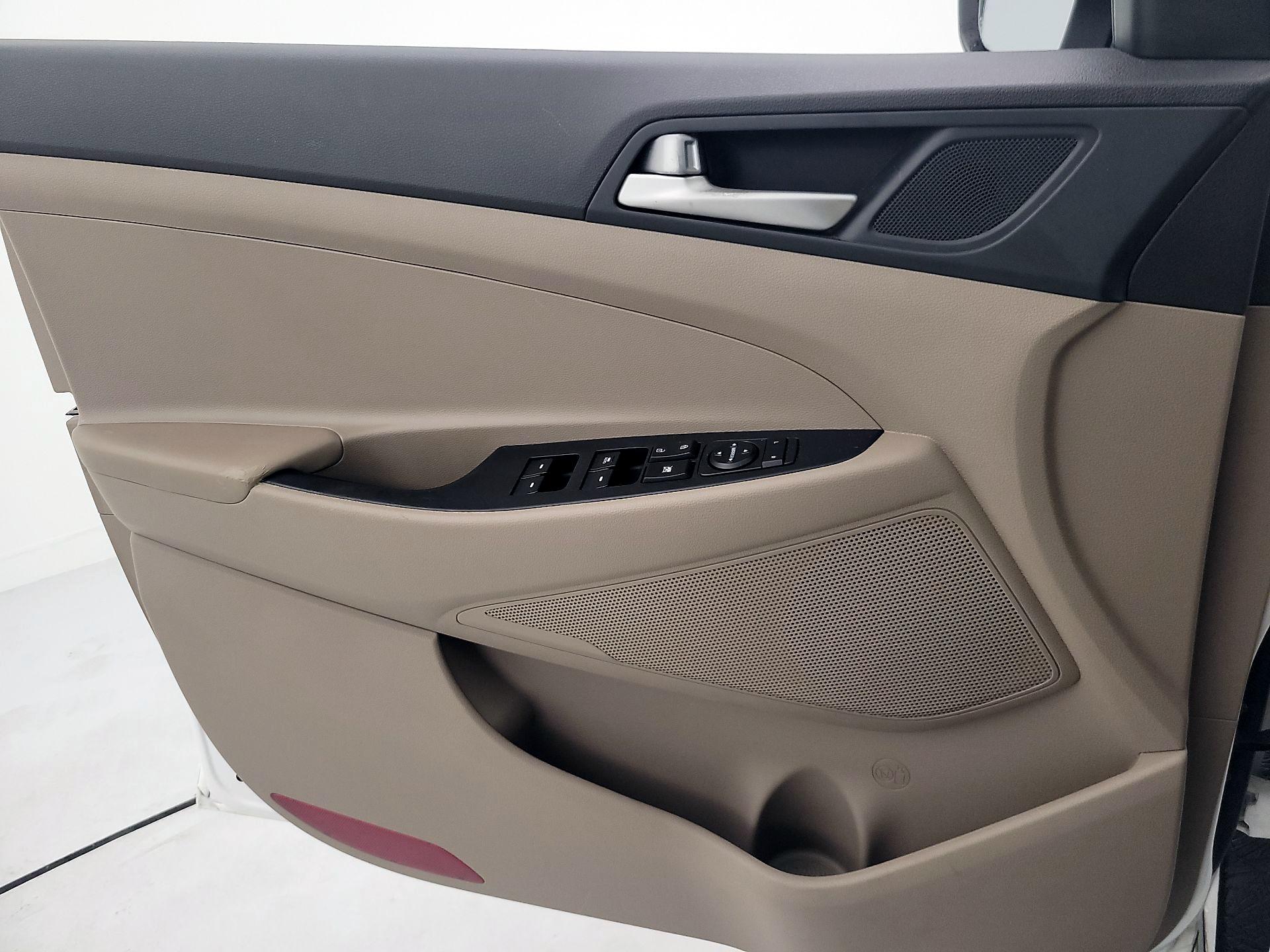 Thumbnail: 2020 Hyundai Tucson - 12