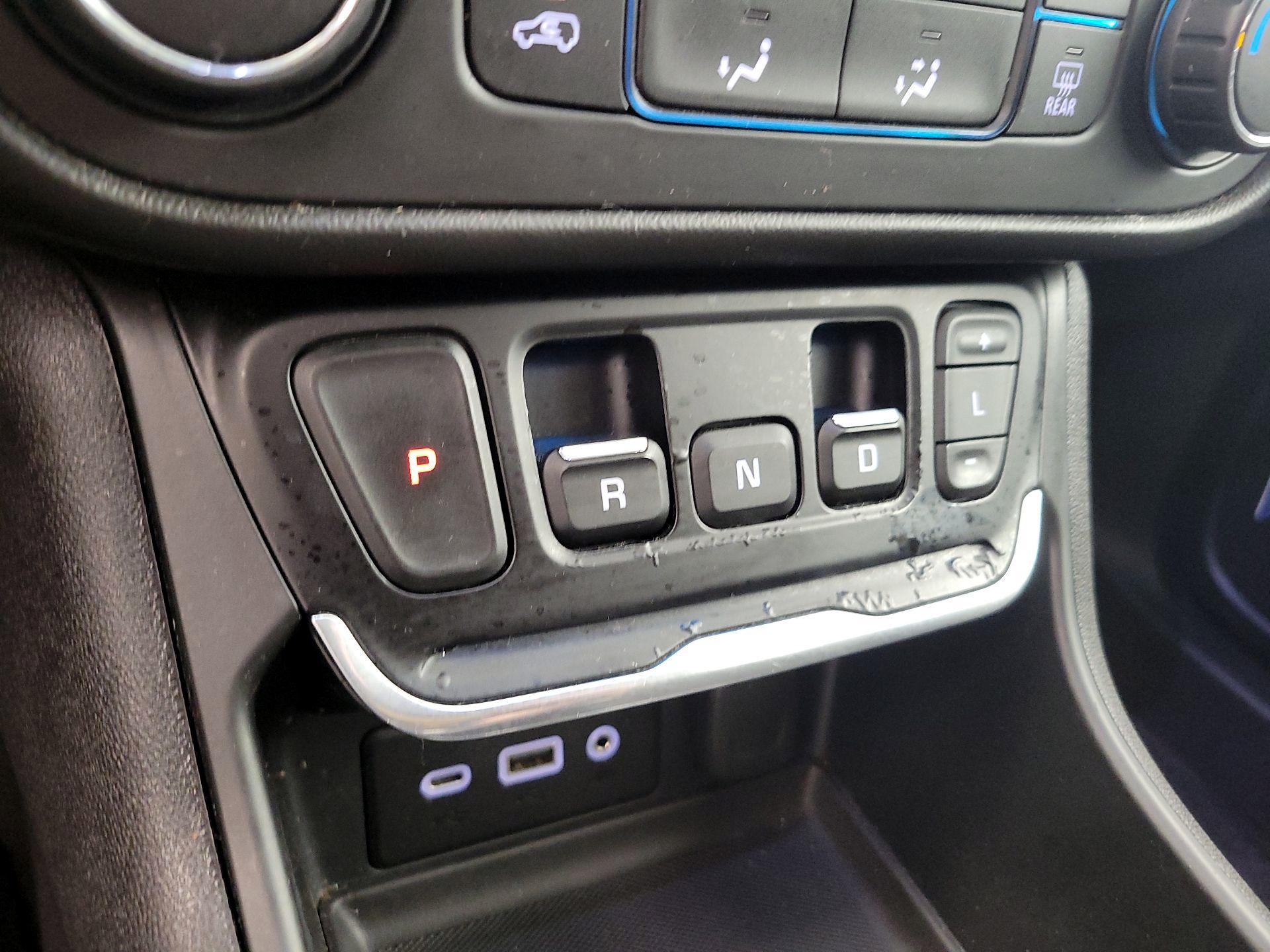 Thumbnail: 2021 GMC Terrain - 16