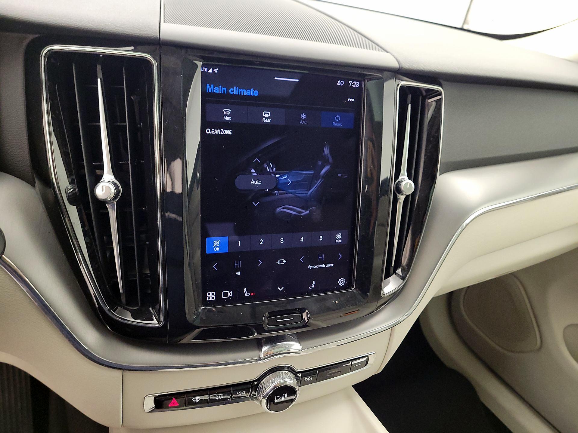 Thumbnail: 2023 Volvo XC60 - 16