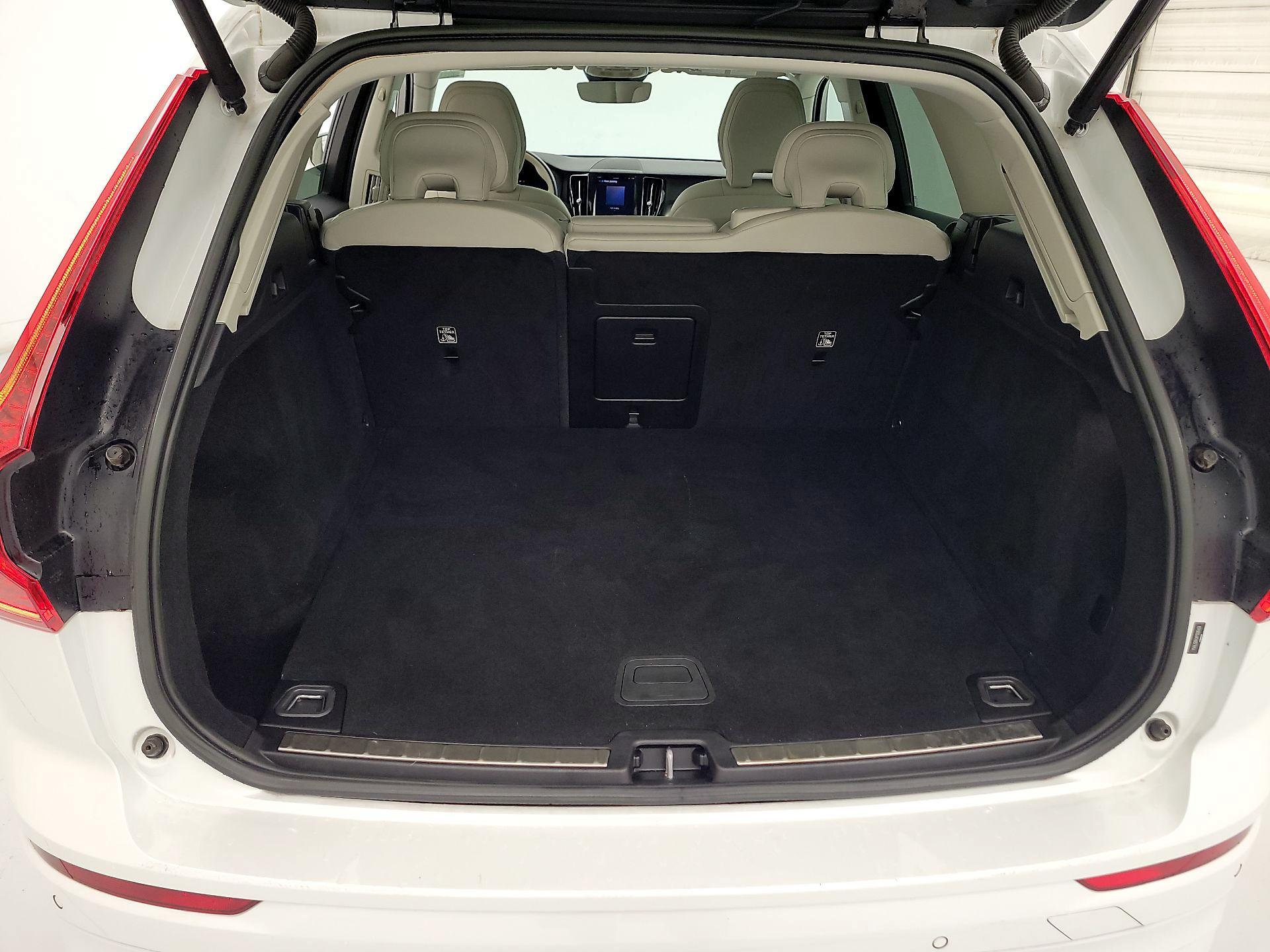 Thumbnail: 2023 Volvo XC60 - 20