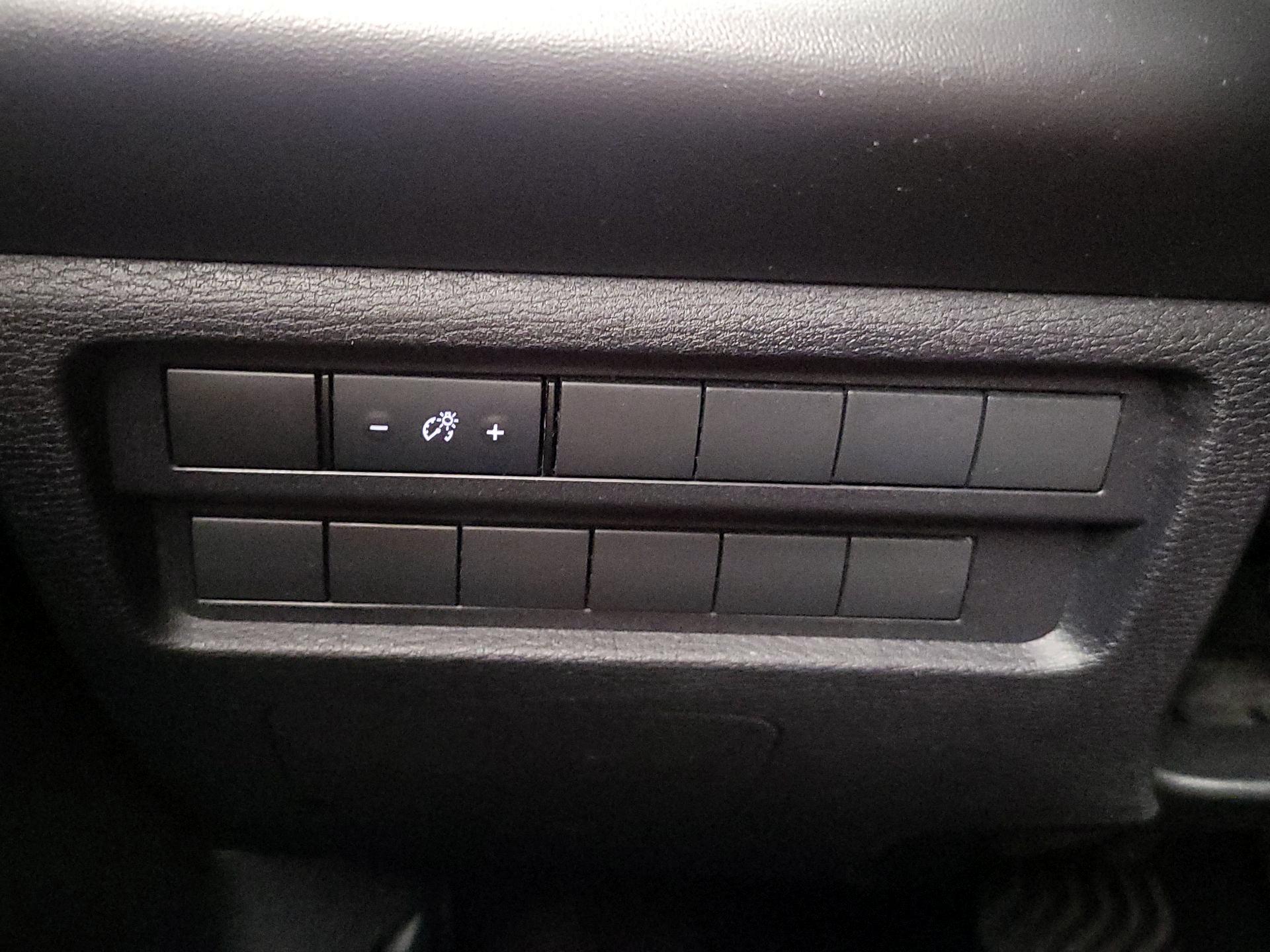 Thumbnail: 2022 Mitsubishi Outlander - 13