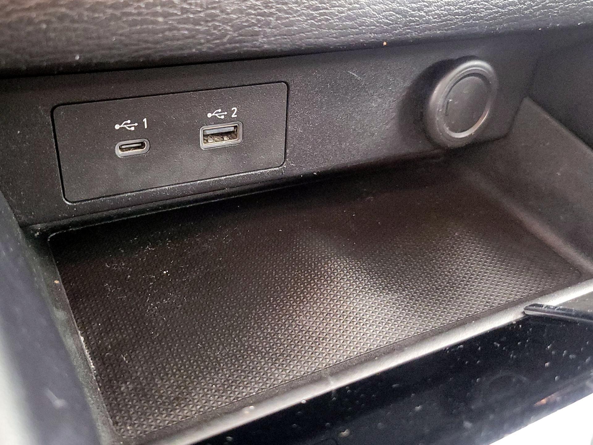 Thumbnail: 2022 Mitsubishi Outlander - 18