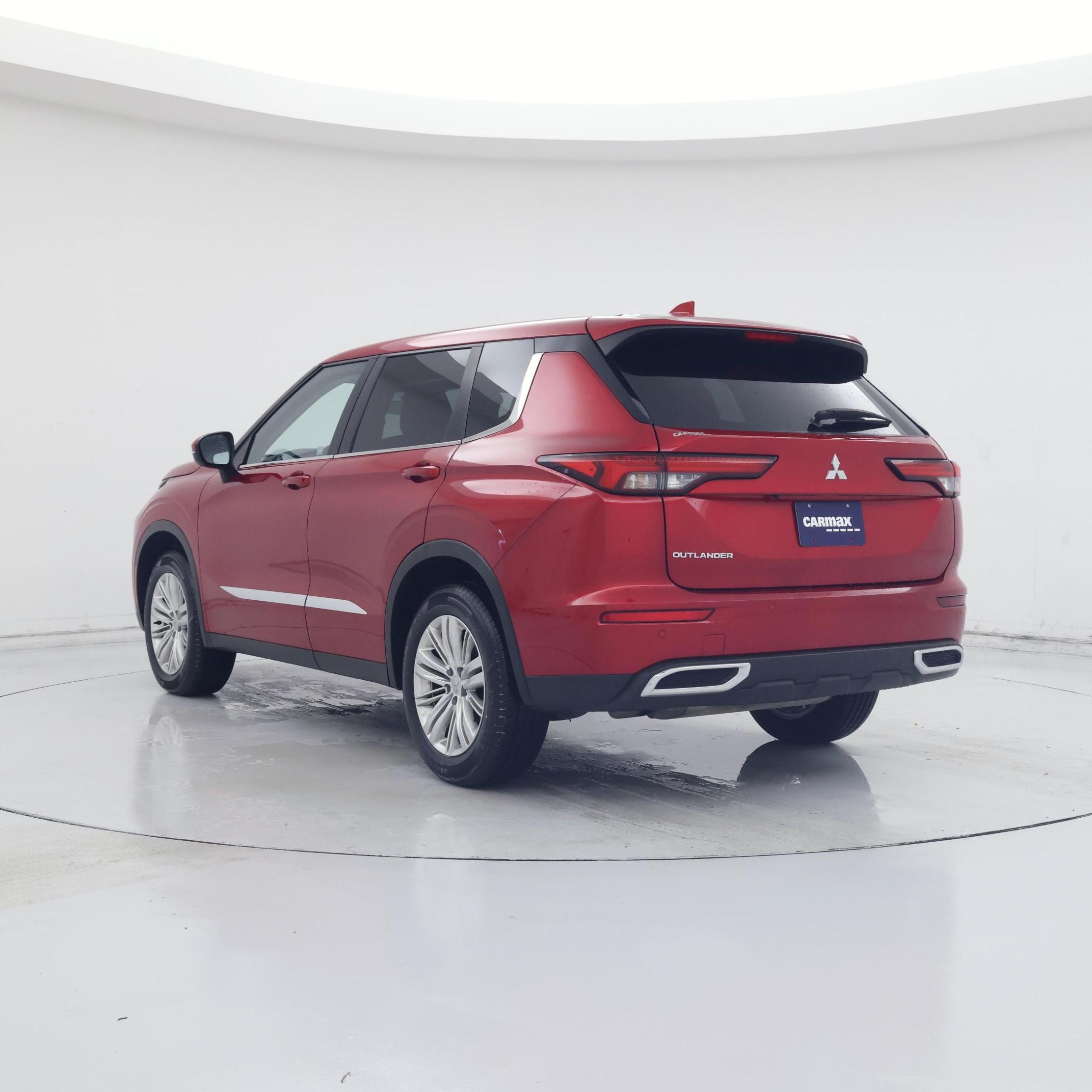 Thumbnail: 2022 Mitsubishi Outlander - 2