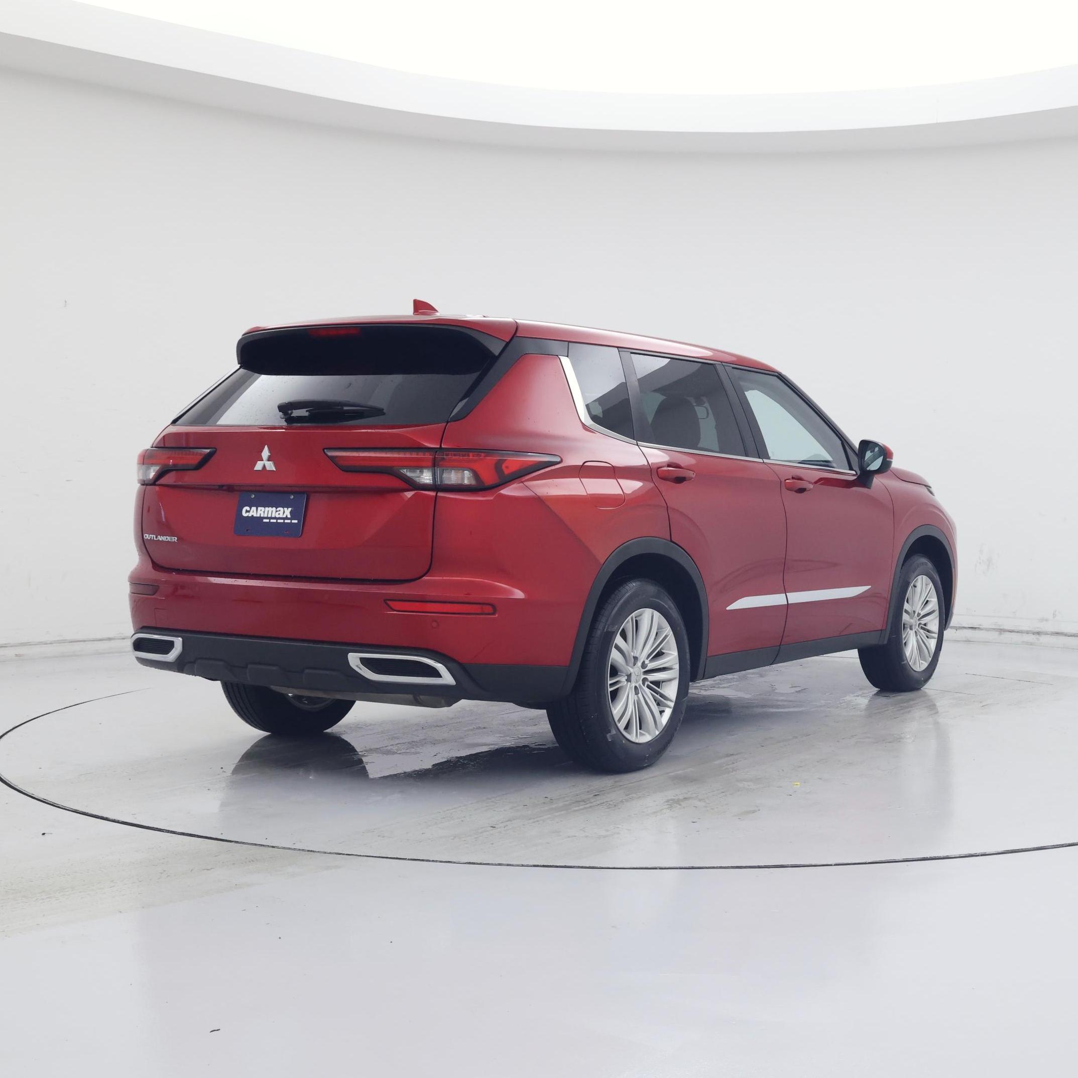 Thumbnail: 2022 Mitsubishi Outlander - 8