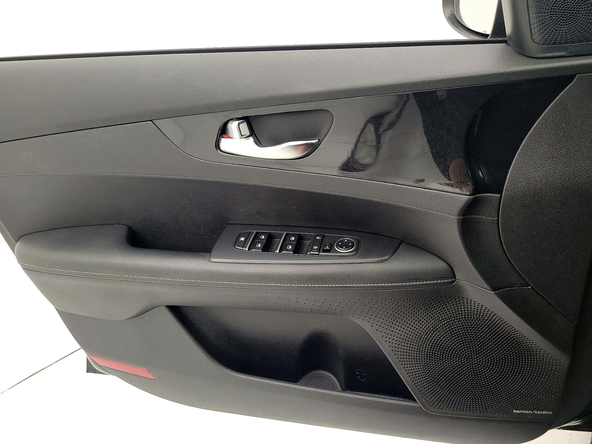 Thumbnail: 2021 Kia Forte - 12