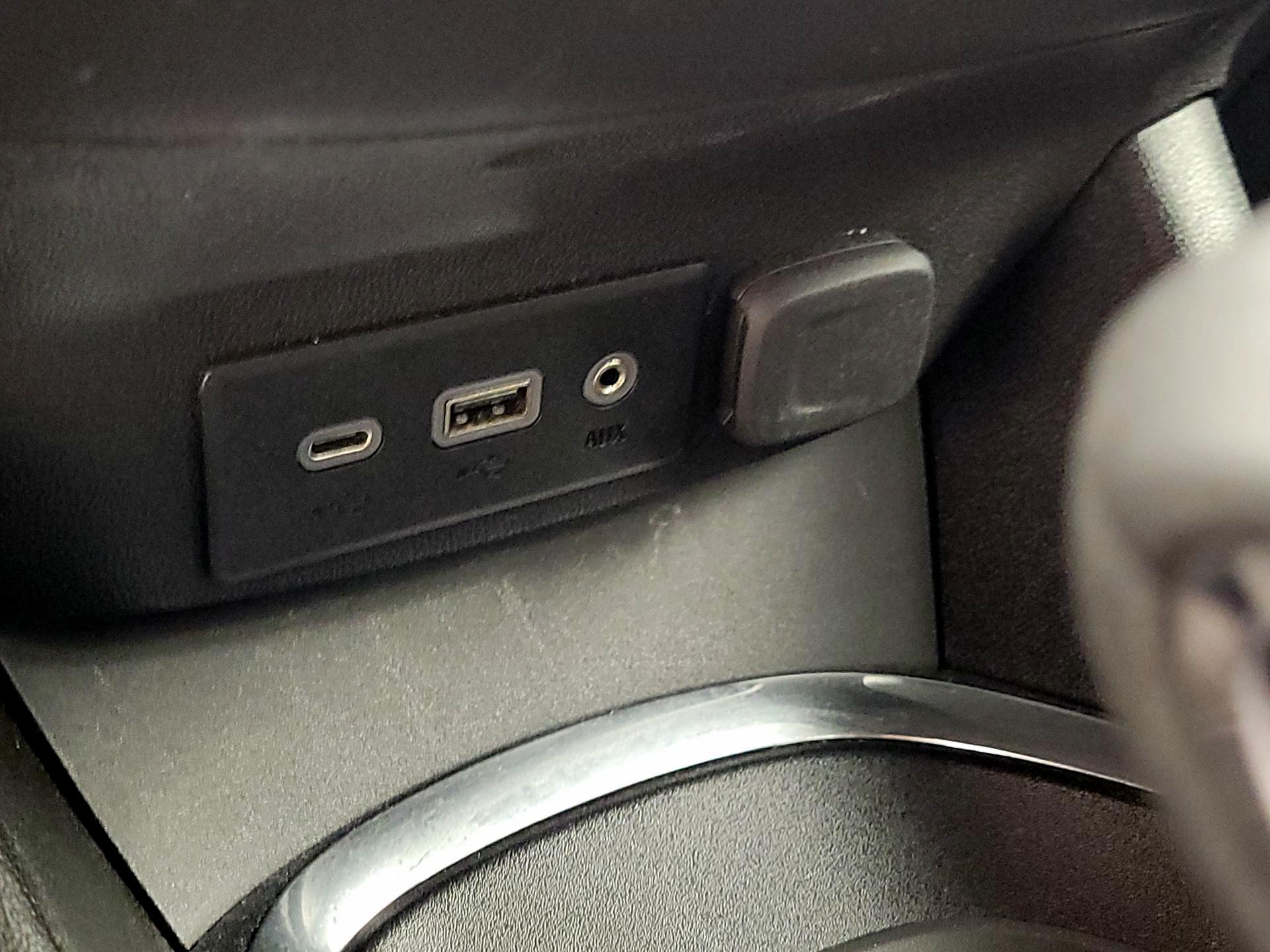 Thumbnail: 2023 Chevrolet Malibu - 18