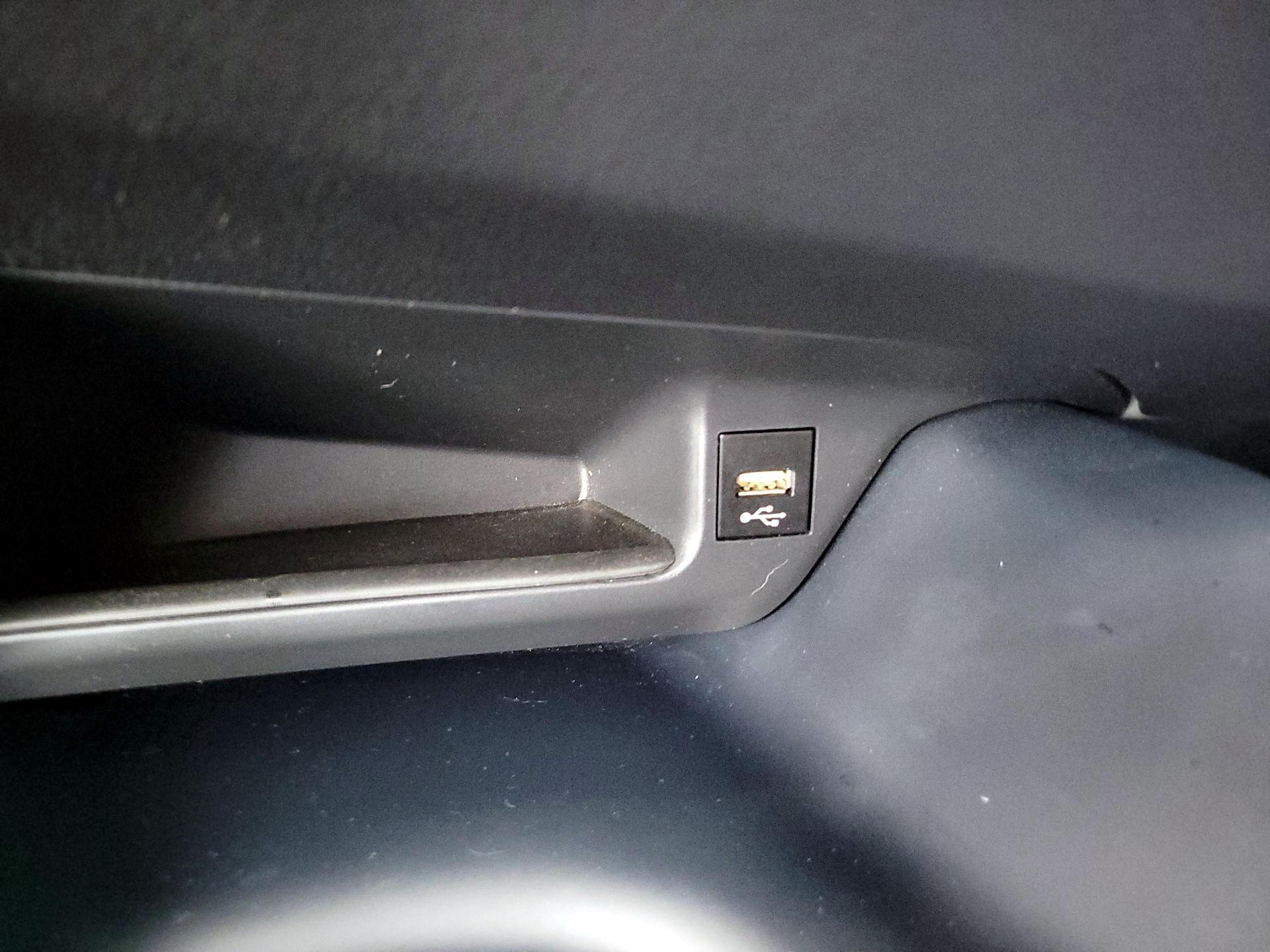 Thumbnail: 2021 Toyota C-HR - 18