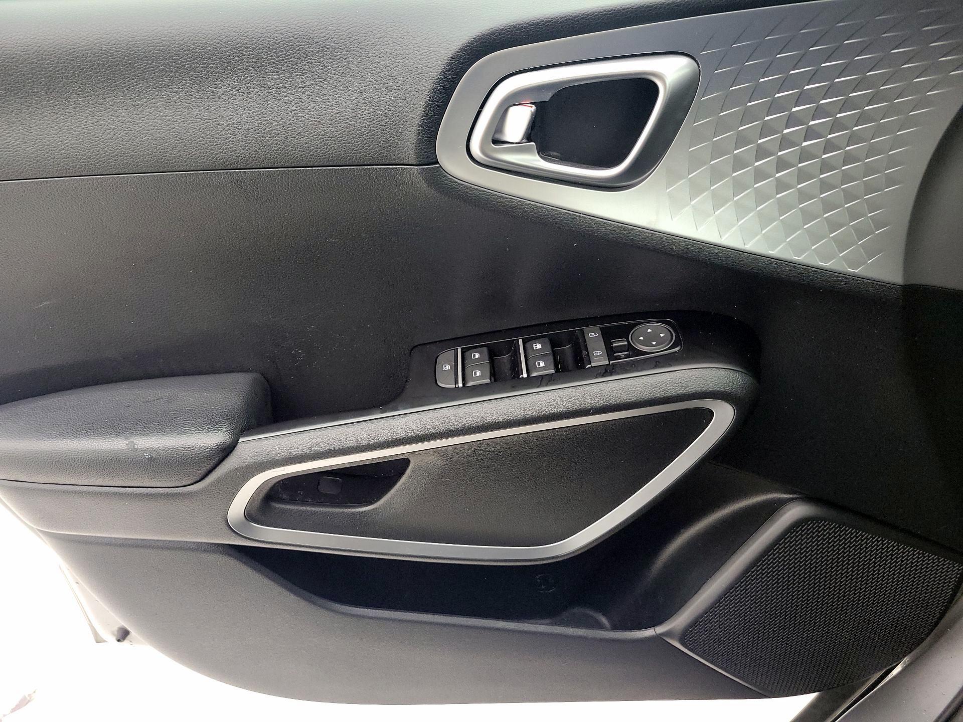 Thumbnail: 2022 Kia Soul - 12