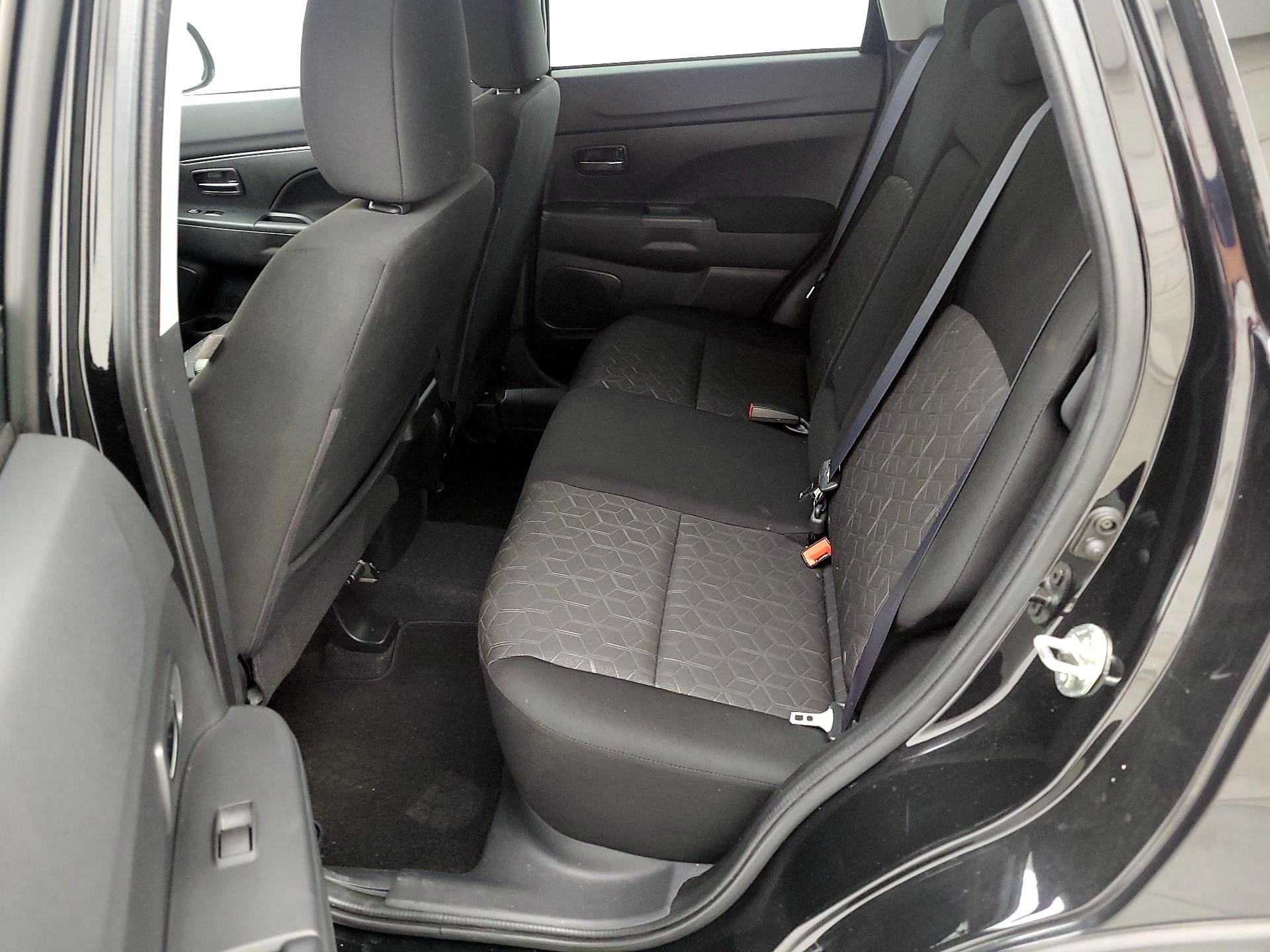 Thumbnail: 2021 Mitsubishi Outlander Sport - 16