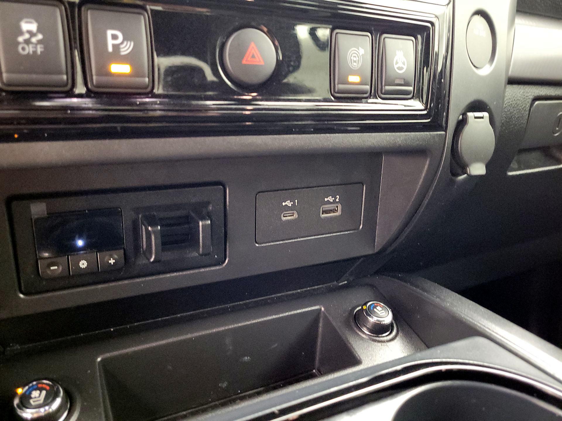 Thumbnail: 2021 Nissan Titan - 18