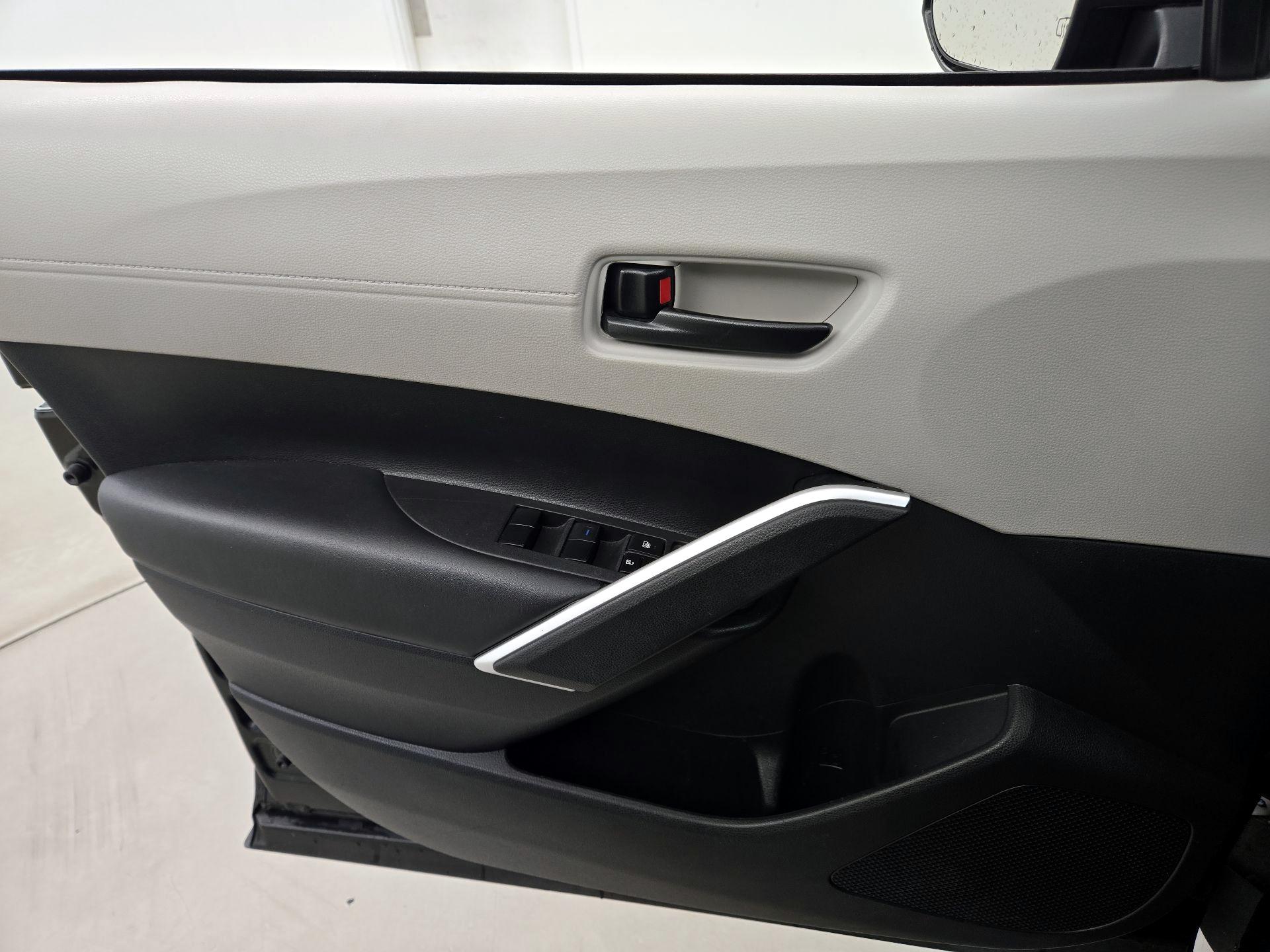 Thumbnail: 2022 Toyota Corolla Cross - 12