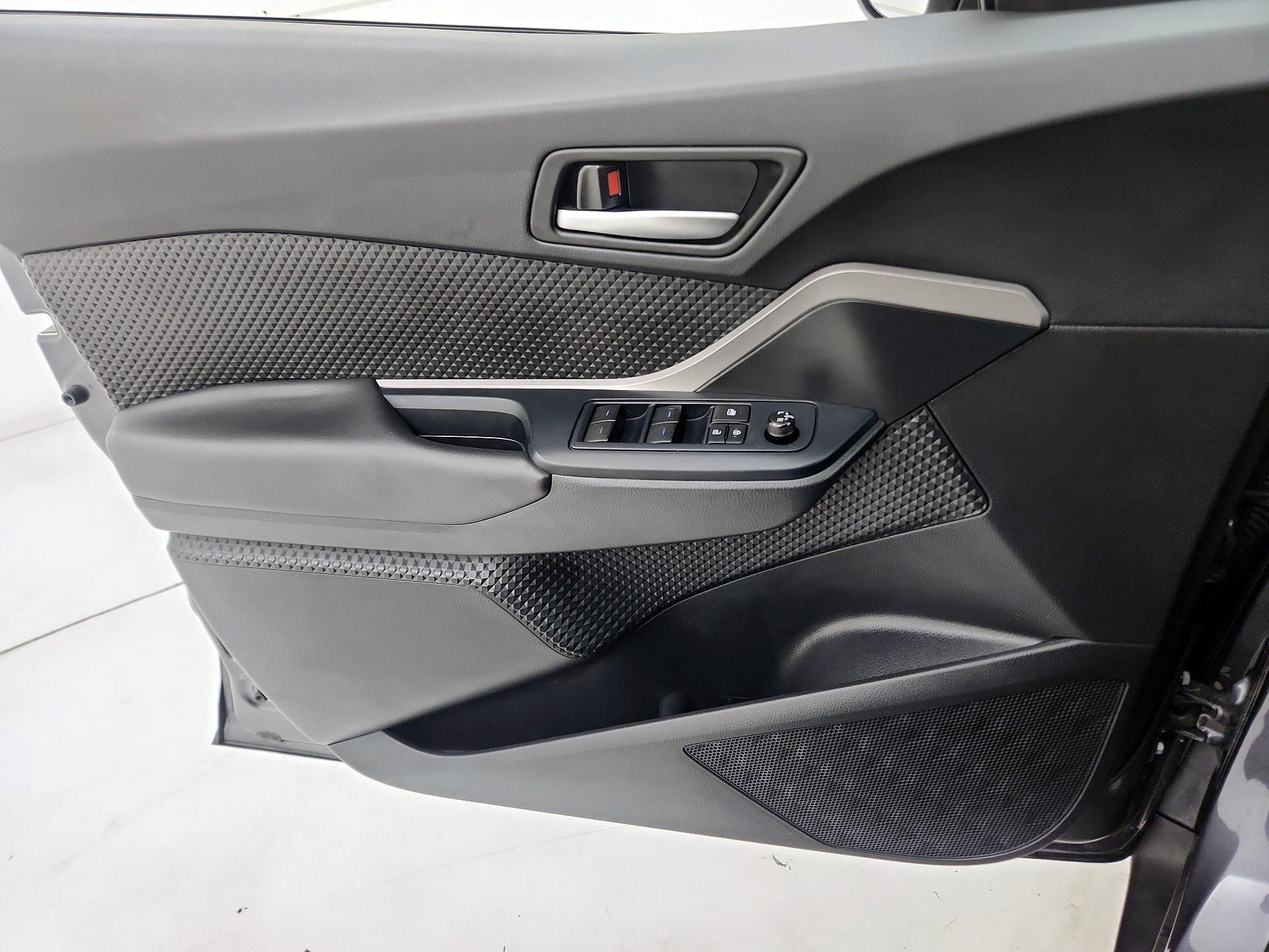 Thumbnail: 2021 Toyota C-HR - 12