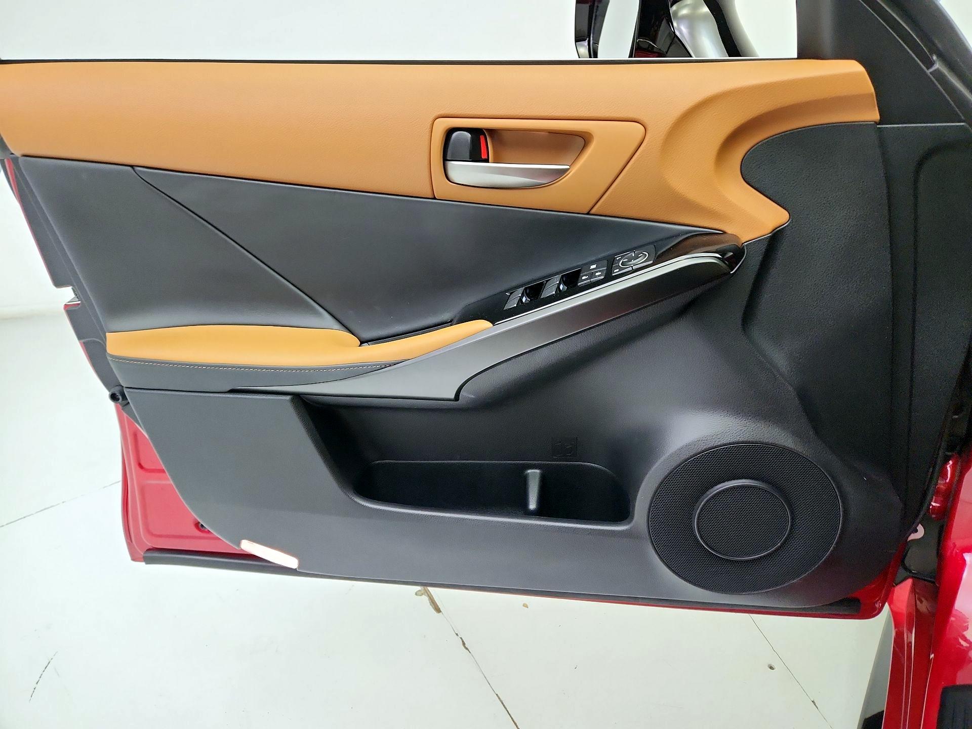 Thumbnail: 2025 Lexus IS - 12