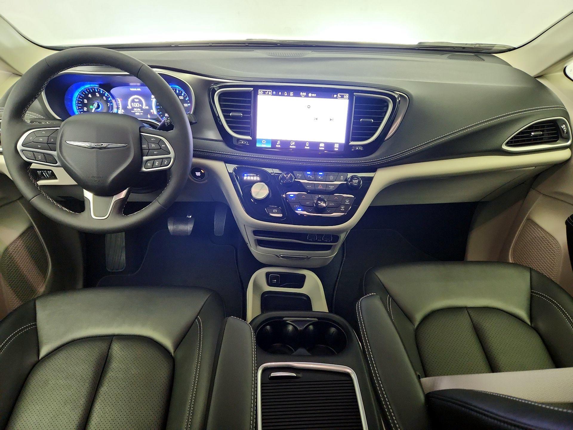 Thumbnail: 2024 Chrysler Pacifica - 9