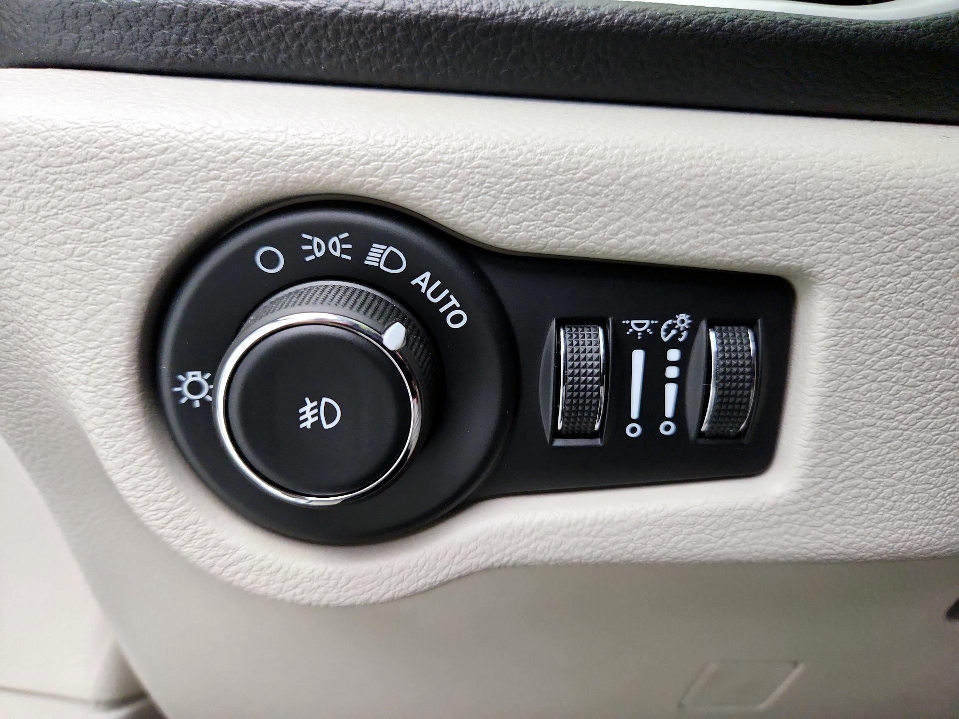 Thumbnail: 2024 Chrysler Pacifica - 13