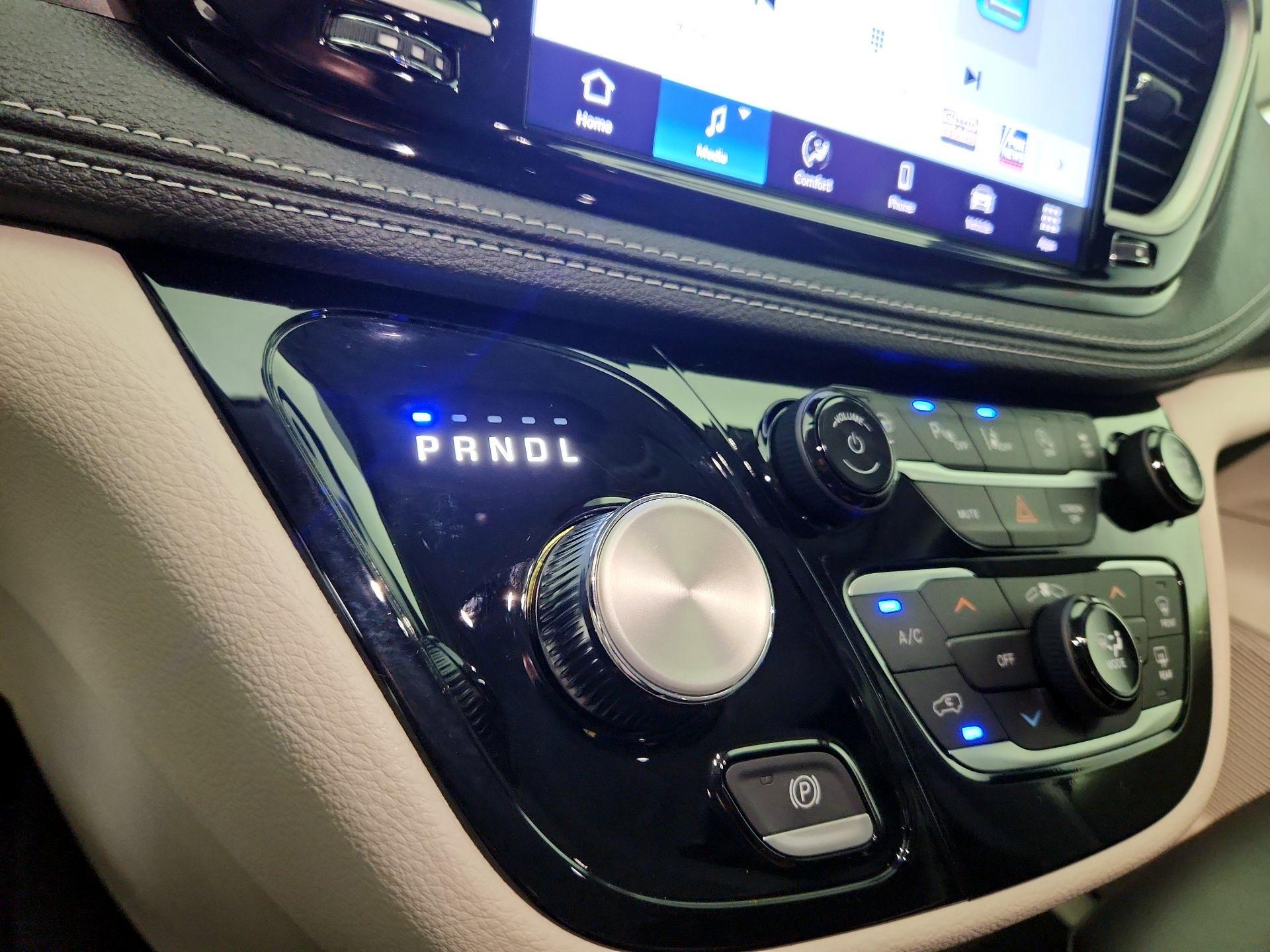 Thumbnail: 2024 Chrysler Pacifica - 17