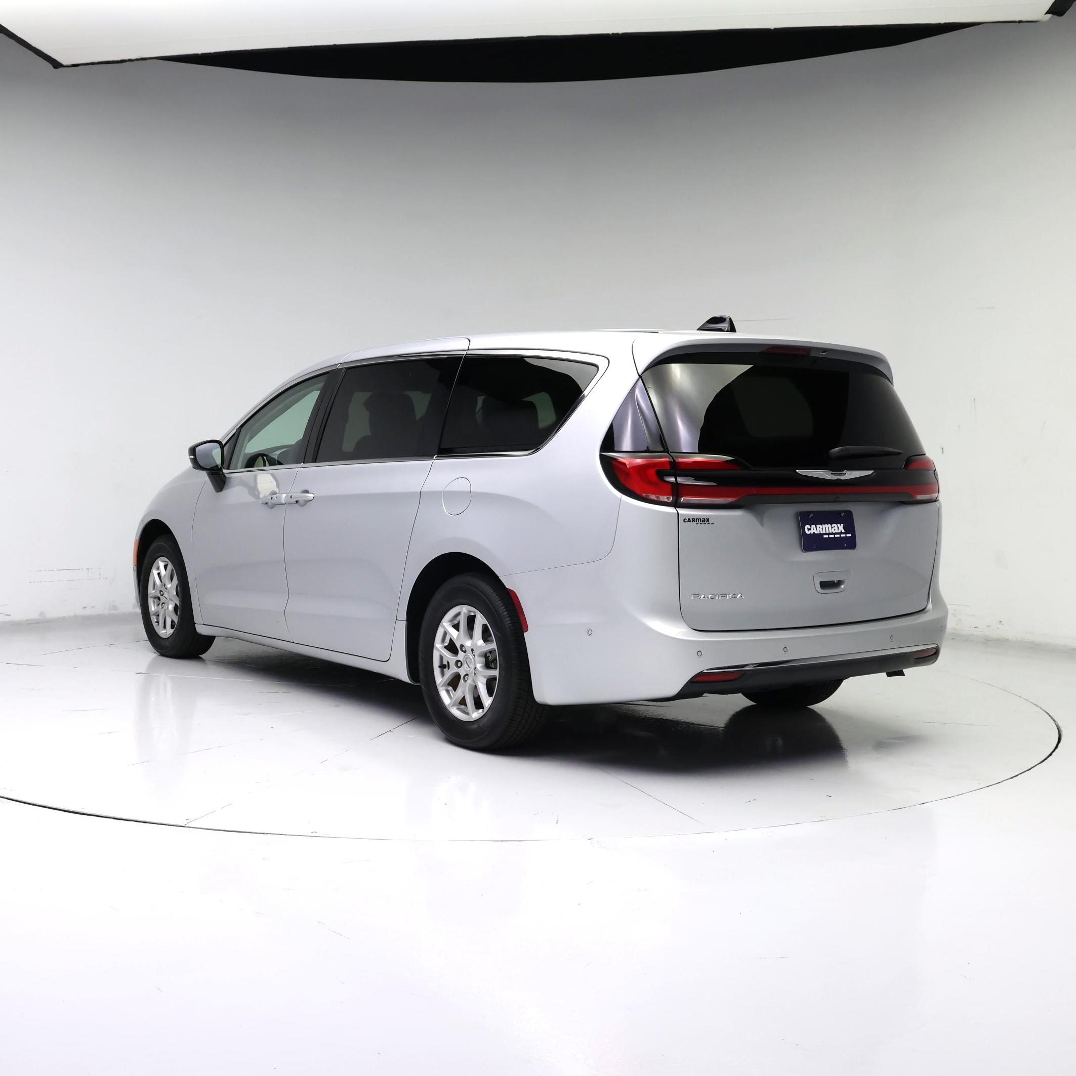 Thumbnail: 2024 Chrysler Pacifica - 2