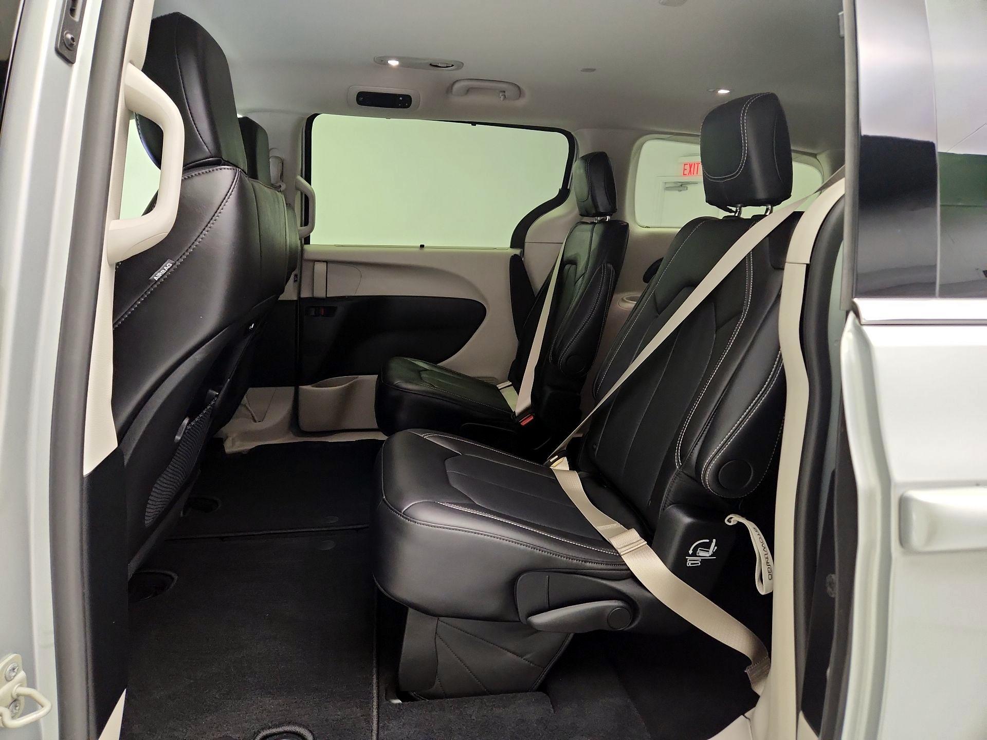 Thumbnail: 2024 Chrysler Pacifica - 19