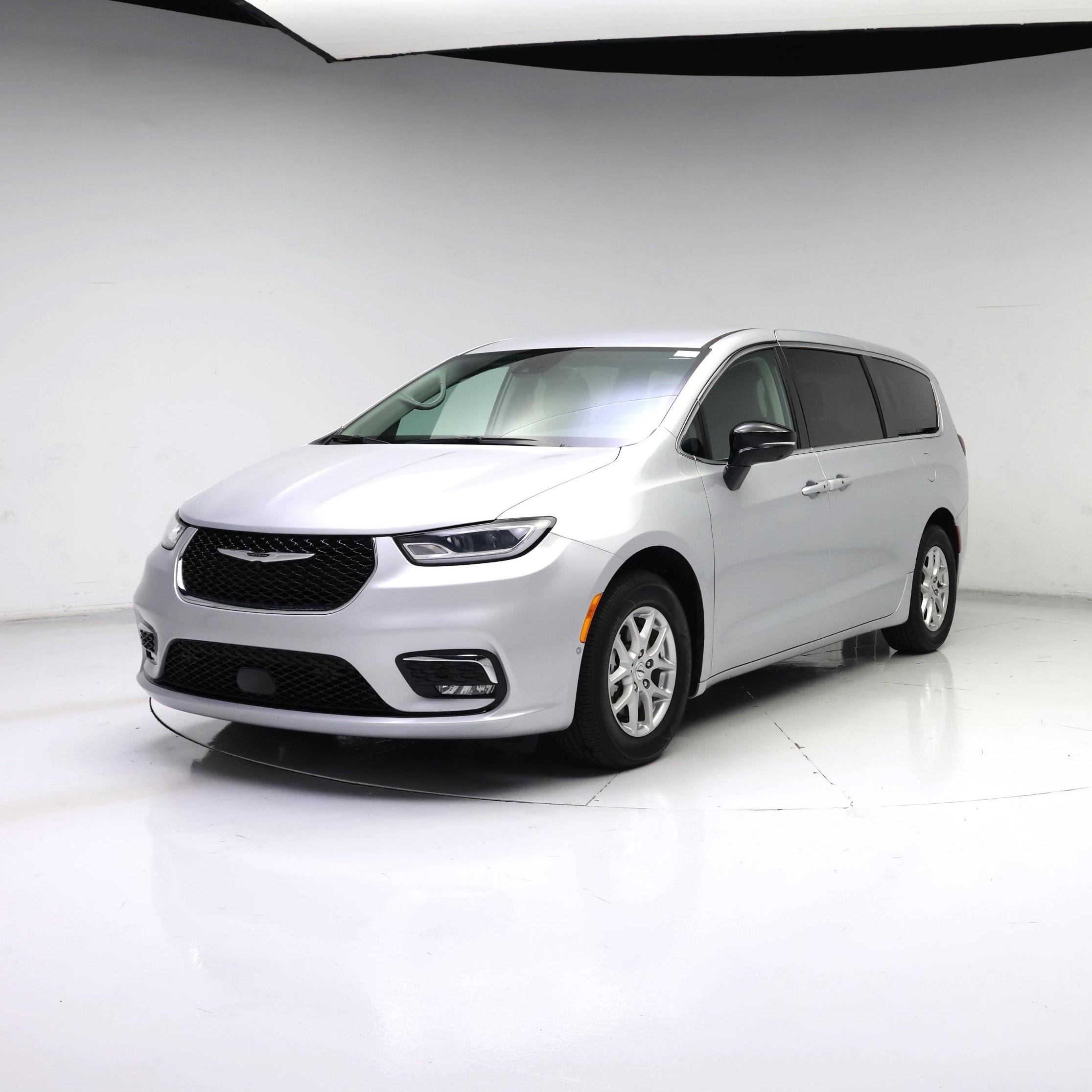 Thumbnail: 2024 Chrysler Pacifica - 4