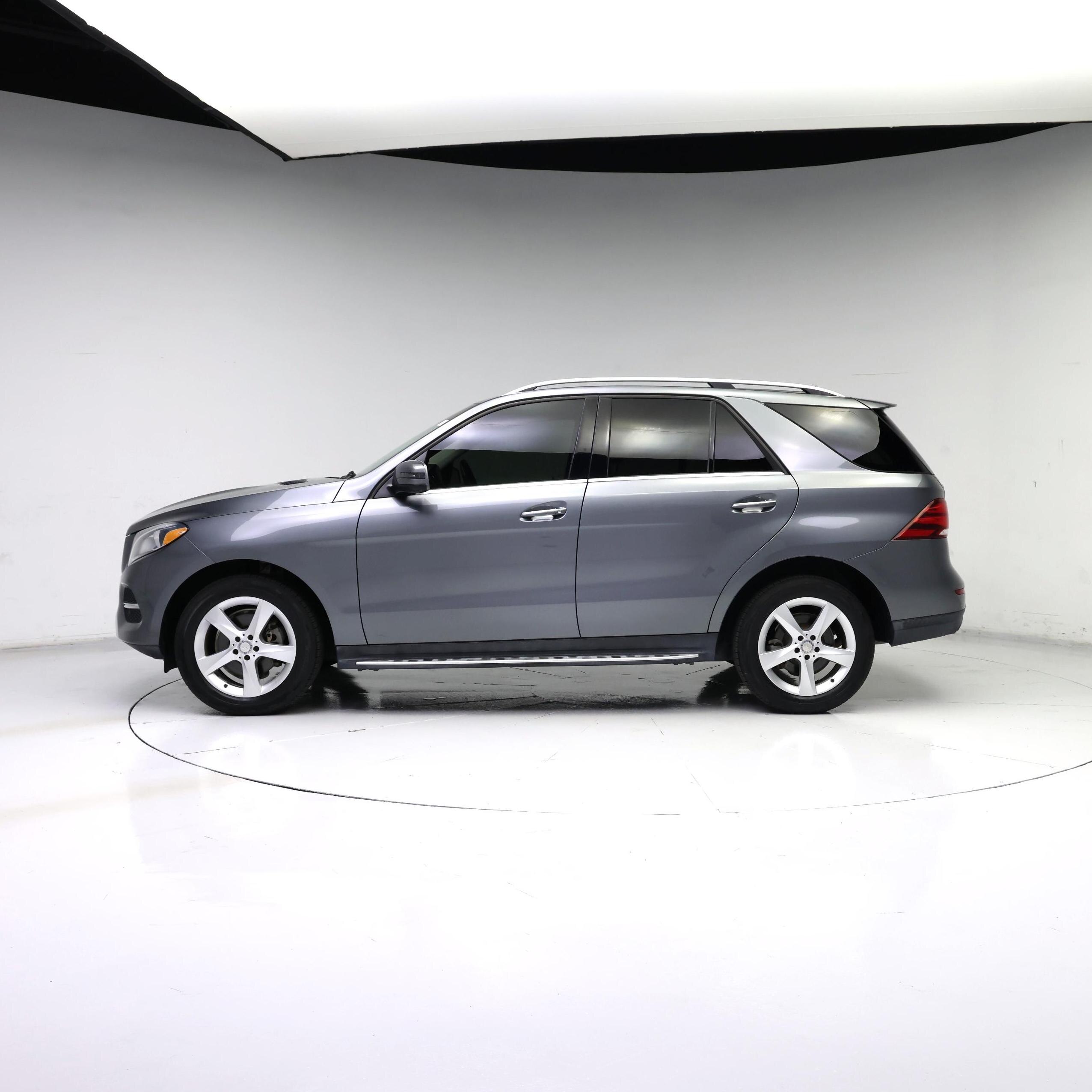 Thumbnail: 2017 Mercedes-Benz GLE - 3