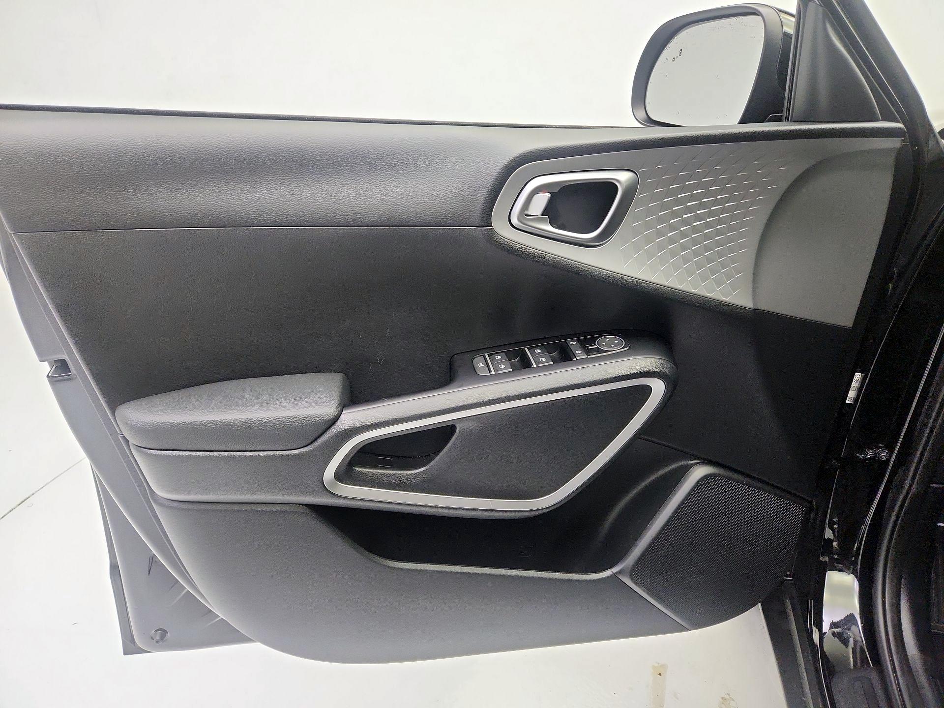 Thumbnail: 2025 Kia Soul - 10