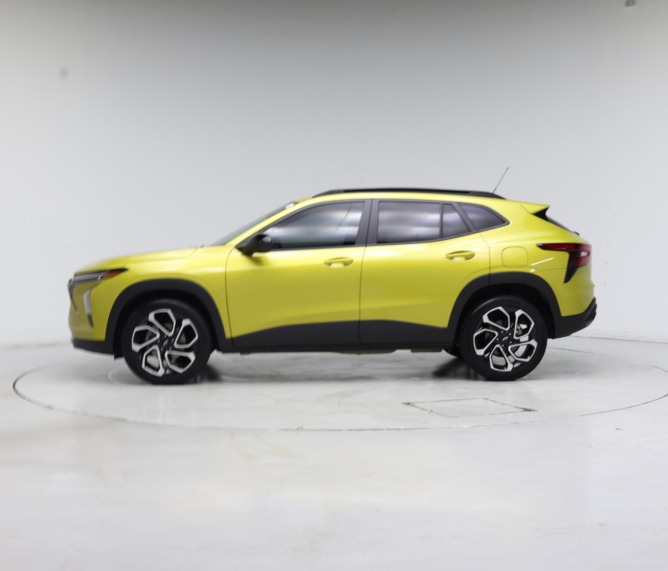 Thumbnail: 2025 Chevrolet Trax - 3