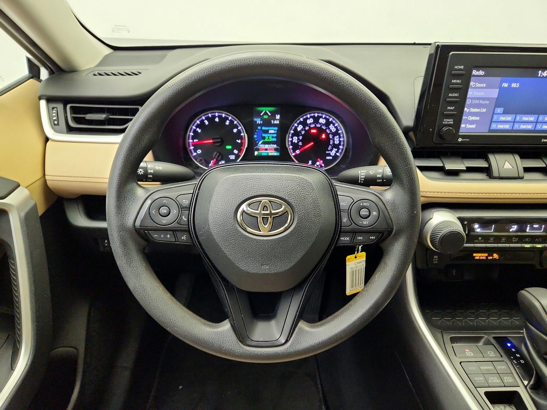 Thumbnail: 2021 Toyota RAV4 - 10