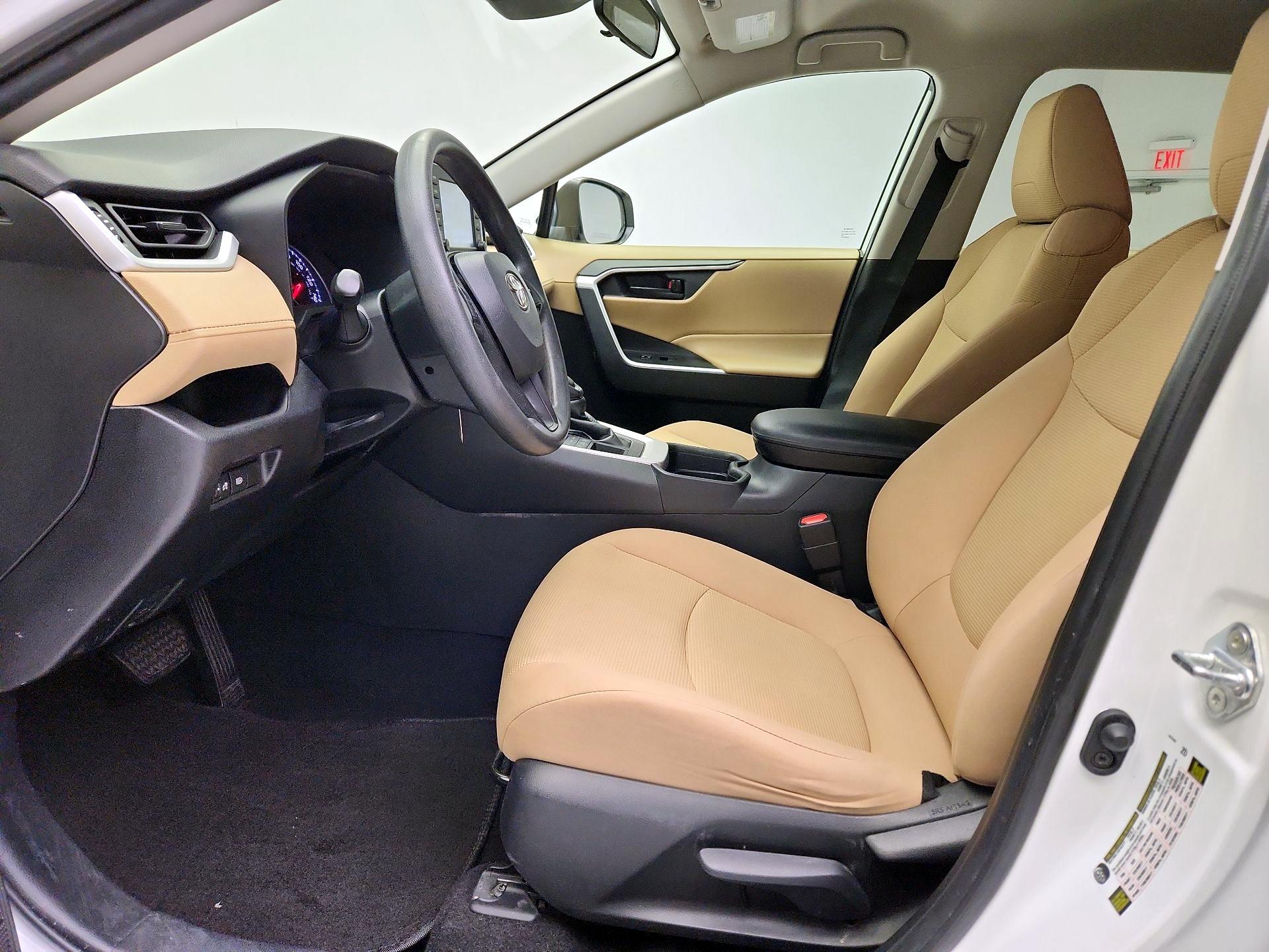 Thumbnail: 2021 Toyota RAV4 - 11