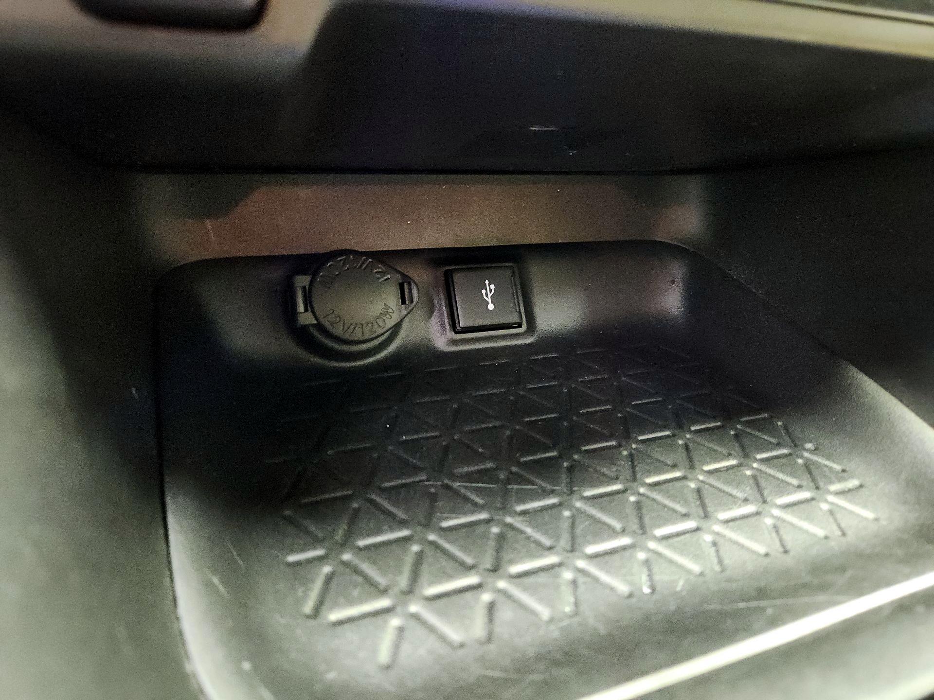 Thumbnail: 2021 Toyota RAV4 - 18