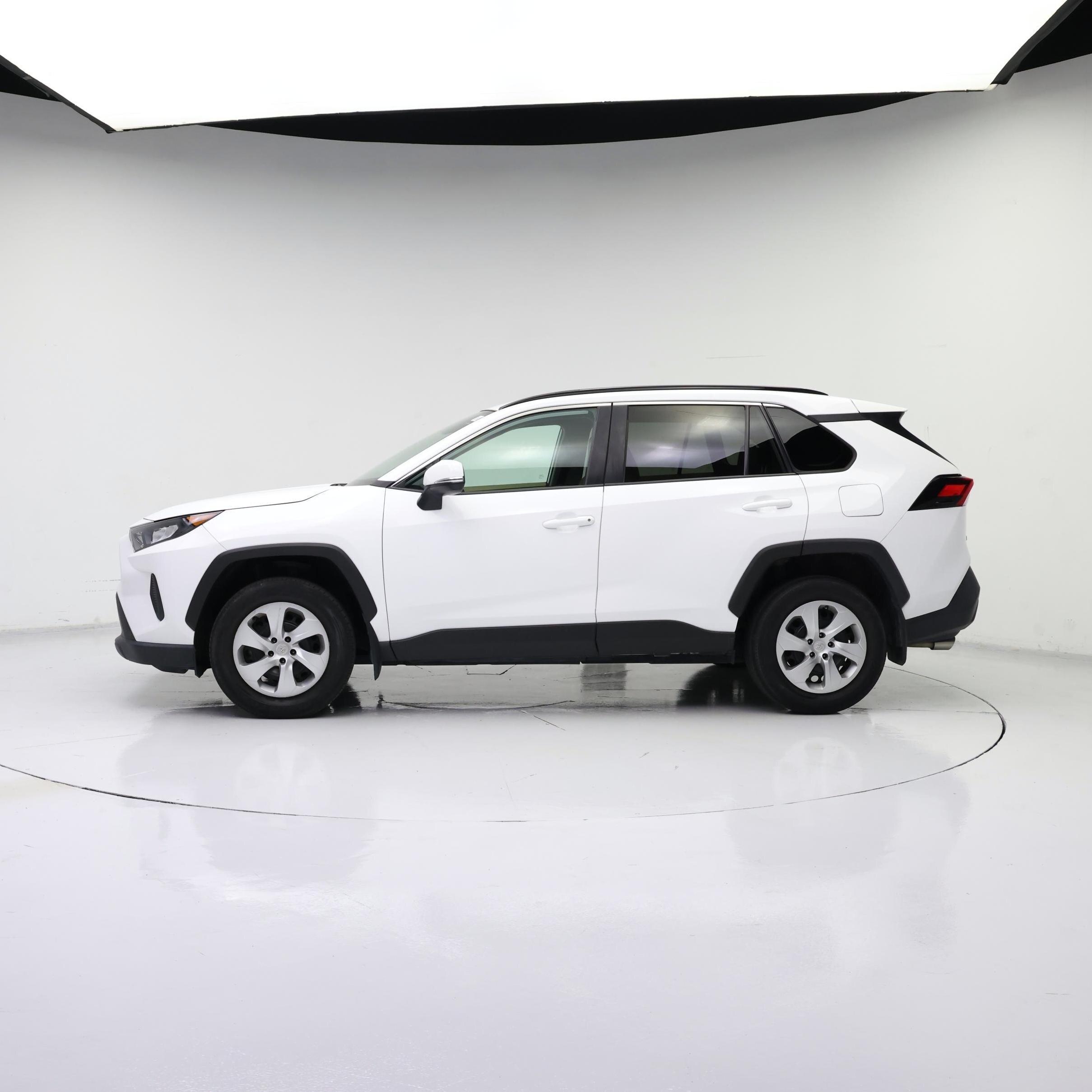 Thumbnail: 2021 Toyota RAV4 - 3