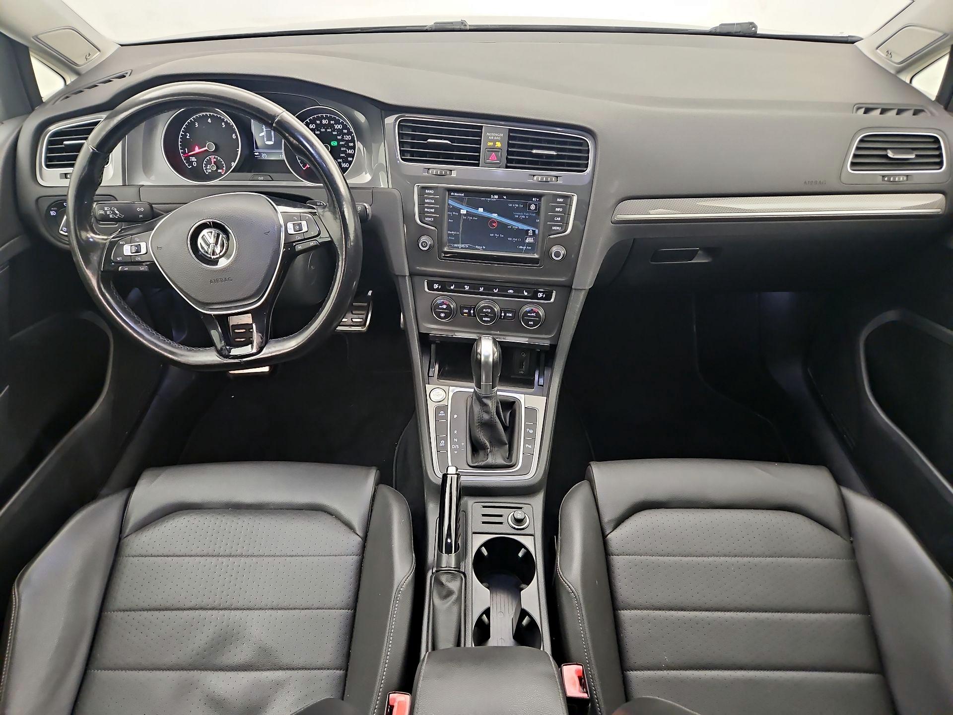 Thumbnail: 2017 Volkswagen Golf - 9