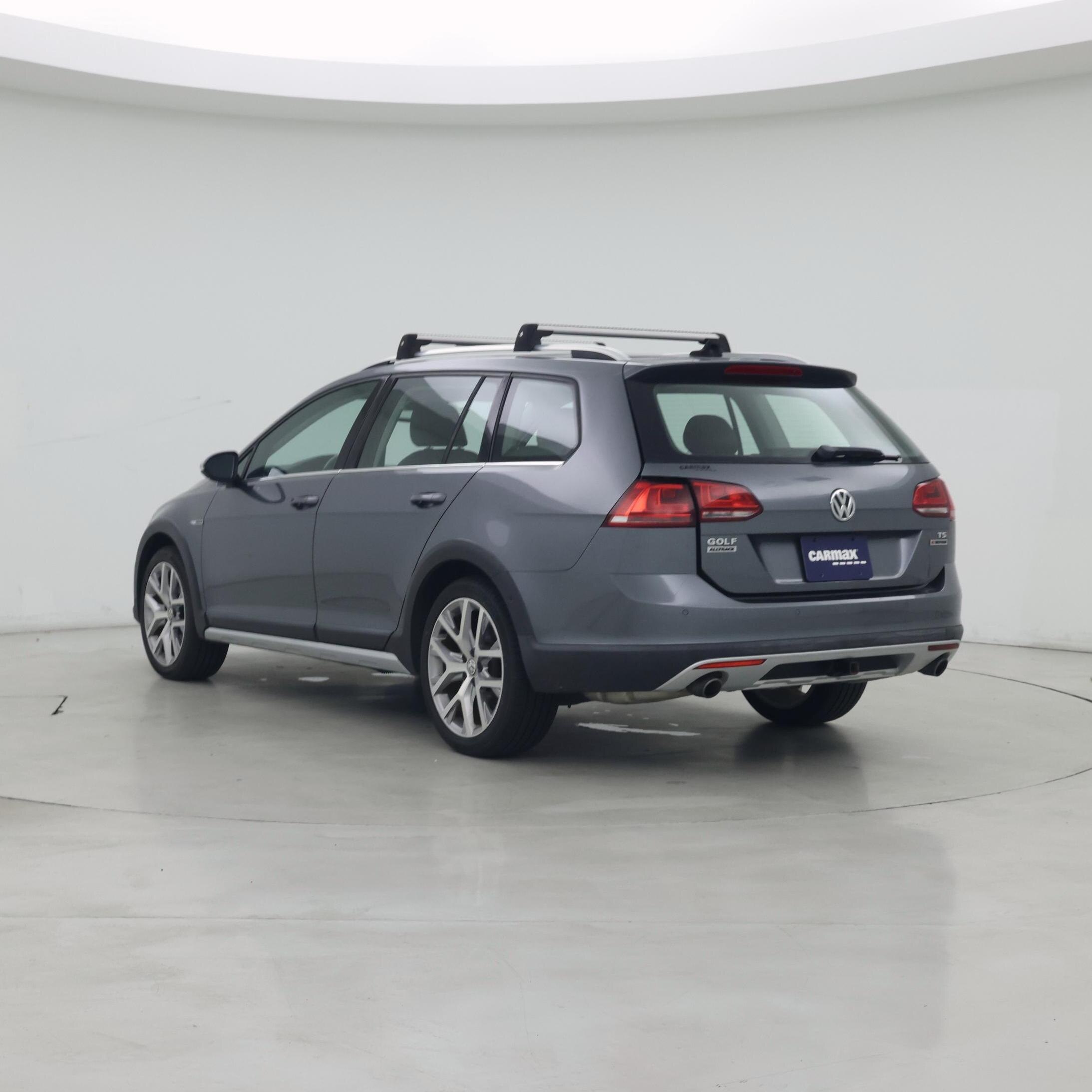 Thumbnail: 2017 Volkswagen Golf - 2
