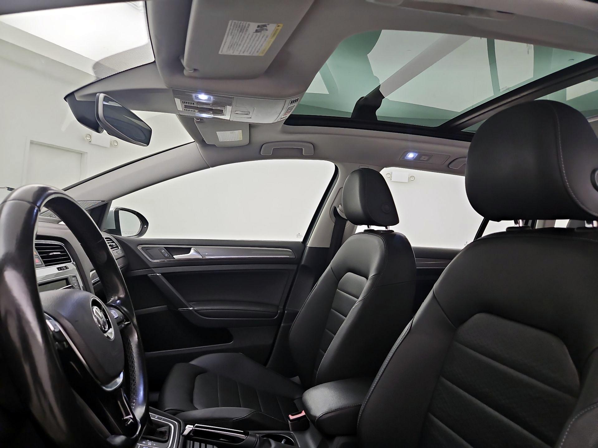 Thumbnail: 2017 Volkswagen Golf - 20