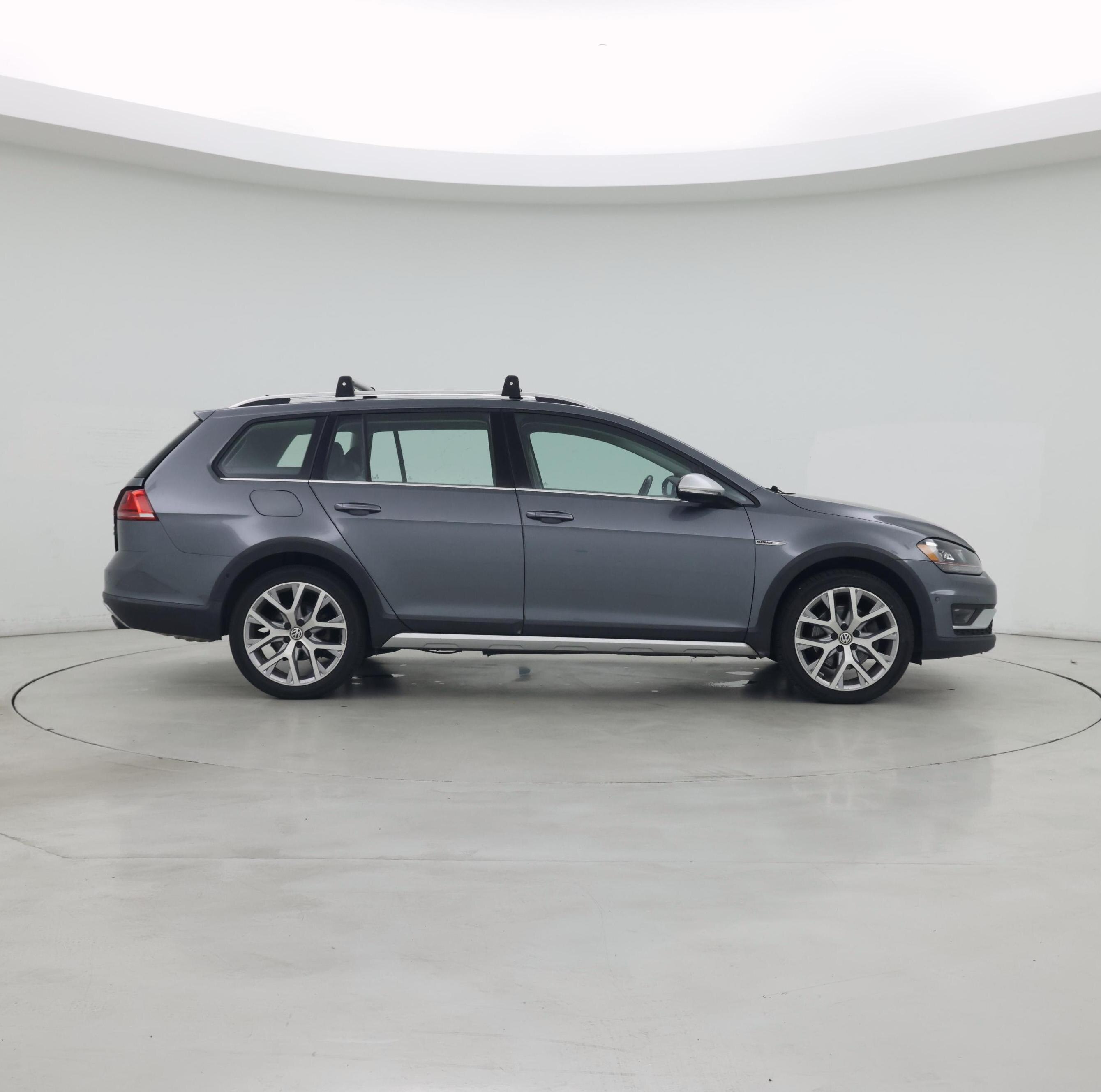 Thumbnail: 2017 Volkswagen Golf - 7