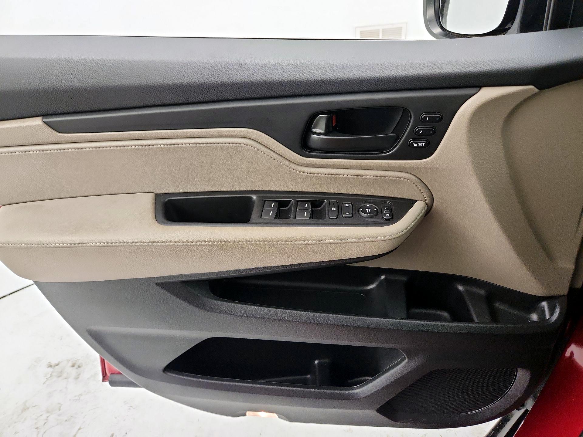 Thumbnail: 2021 Honda Odyssey - 12