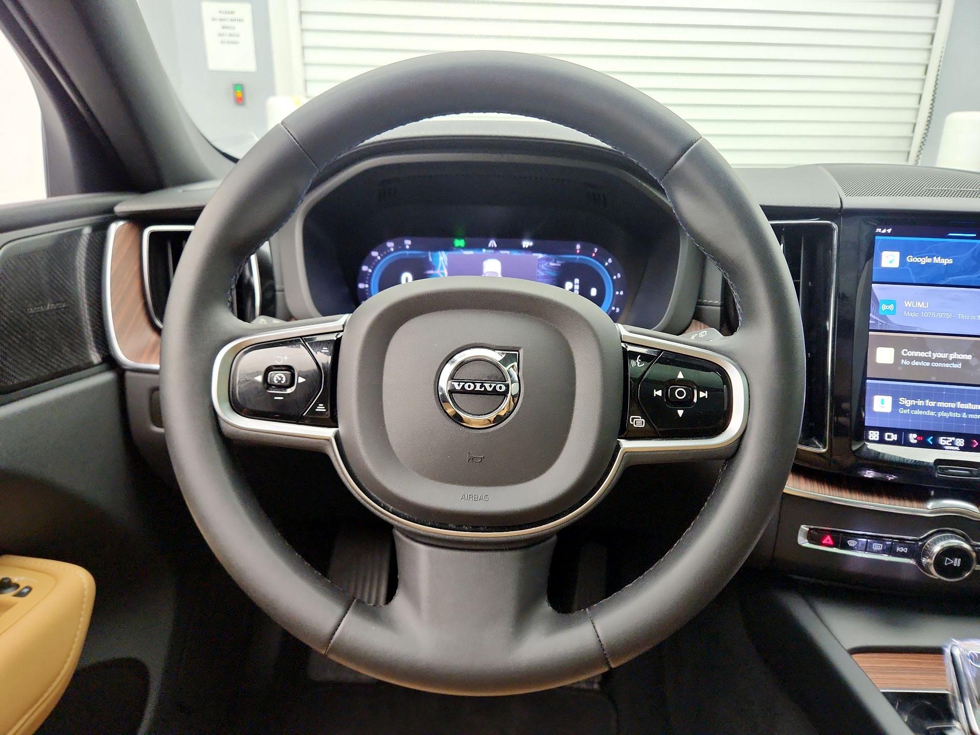 Thumbnail: 2023 Volvo XC60 - 10