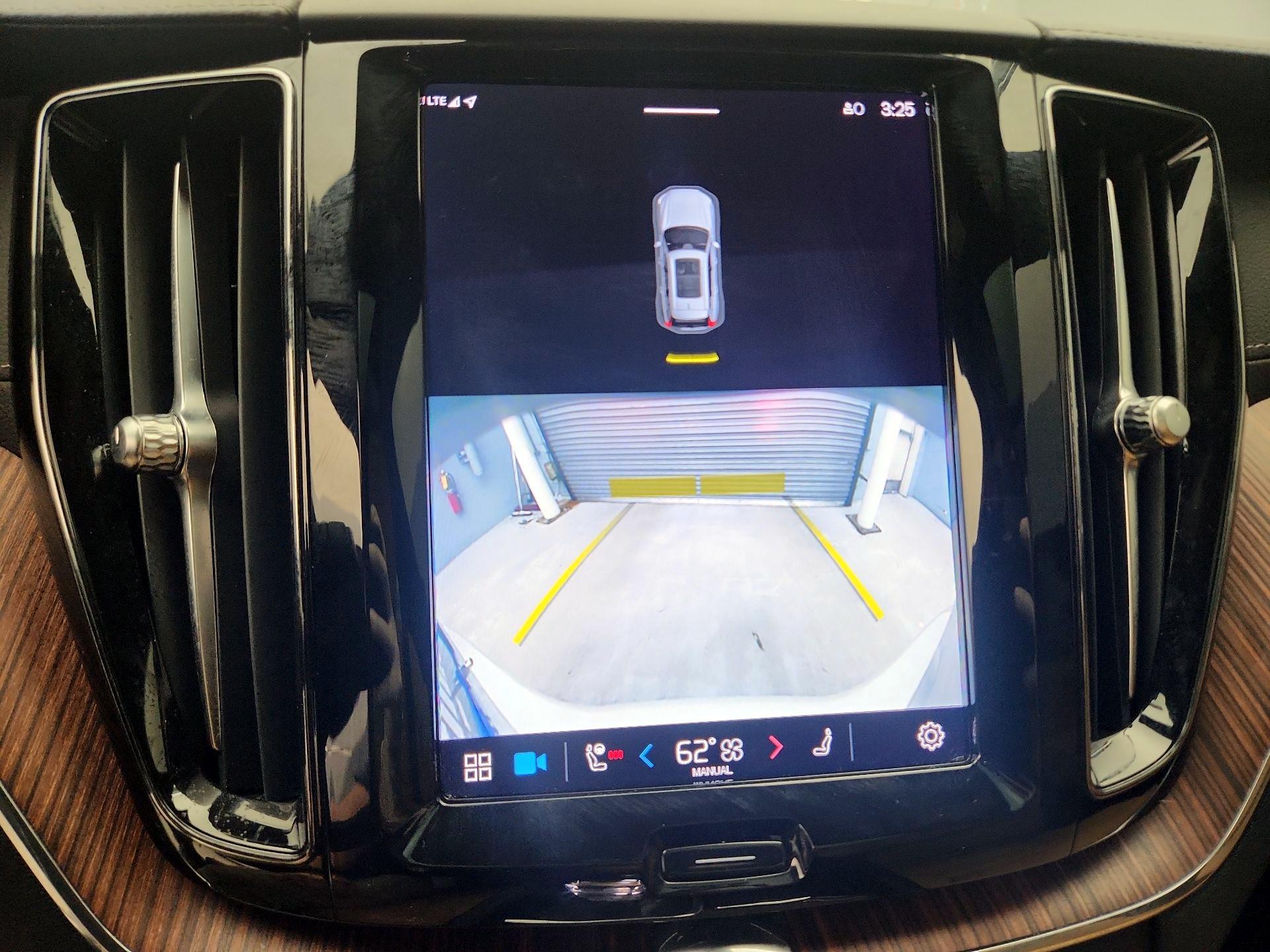 Thumbnail: 2023 Volvo XC60 - 14