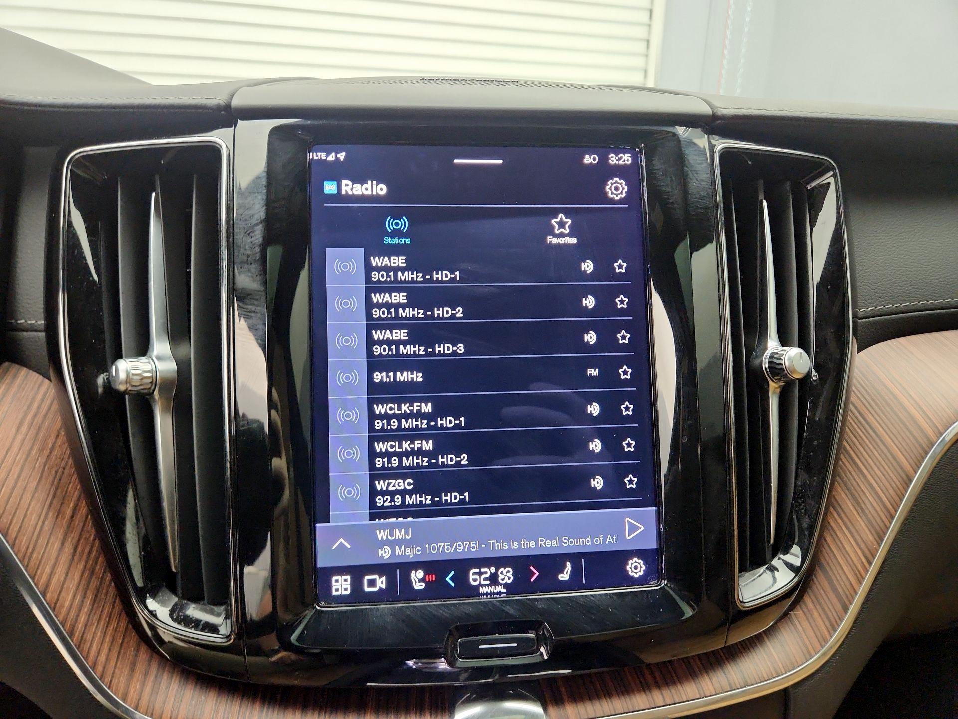 Thumbnail: 2023 Volvo XC60 - 15