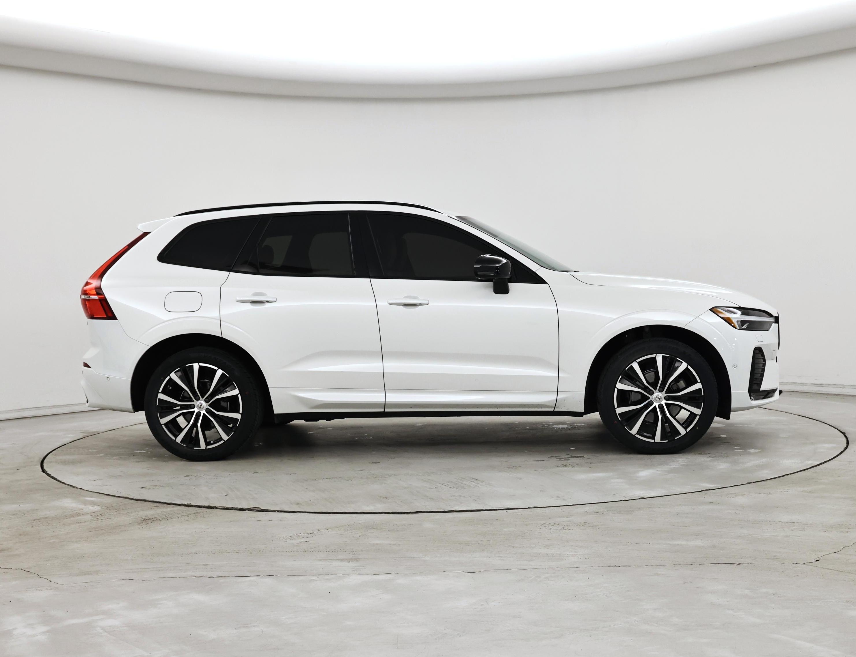Thumbnail: 2023 Volvo XC60 - 7