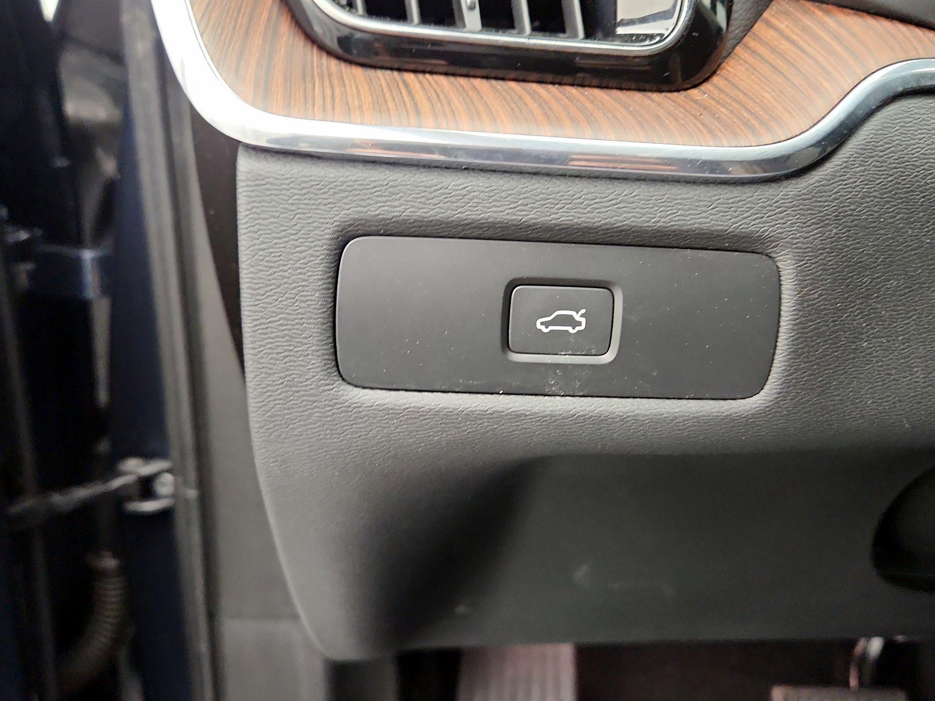 Thumbnail: 2024 Volvo XC60 - 13