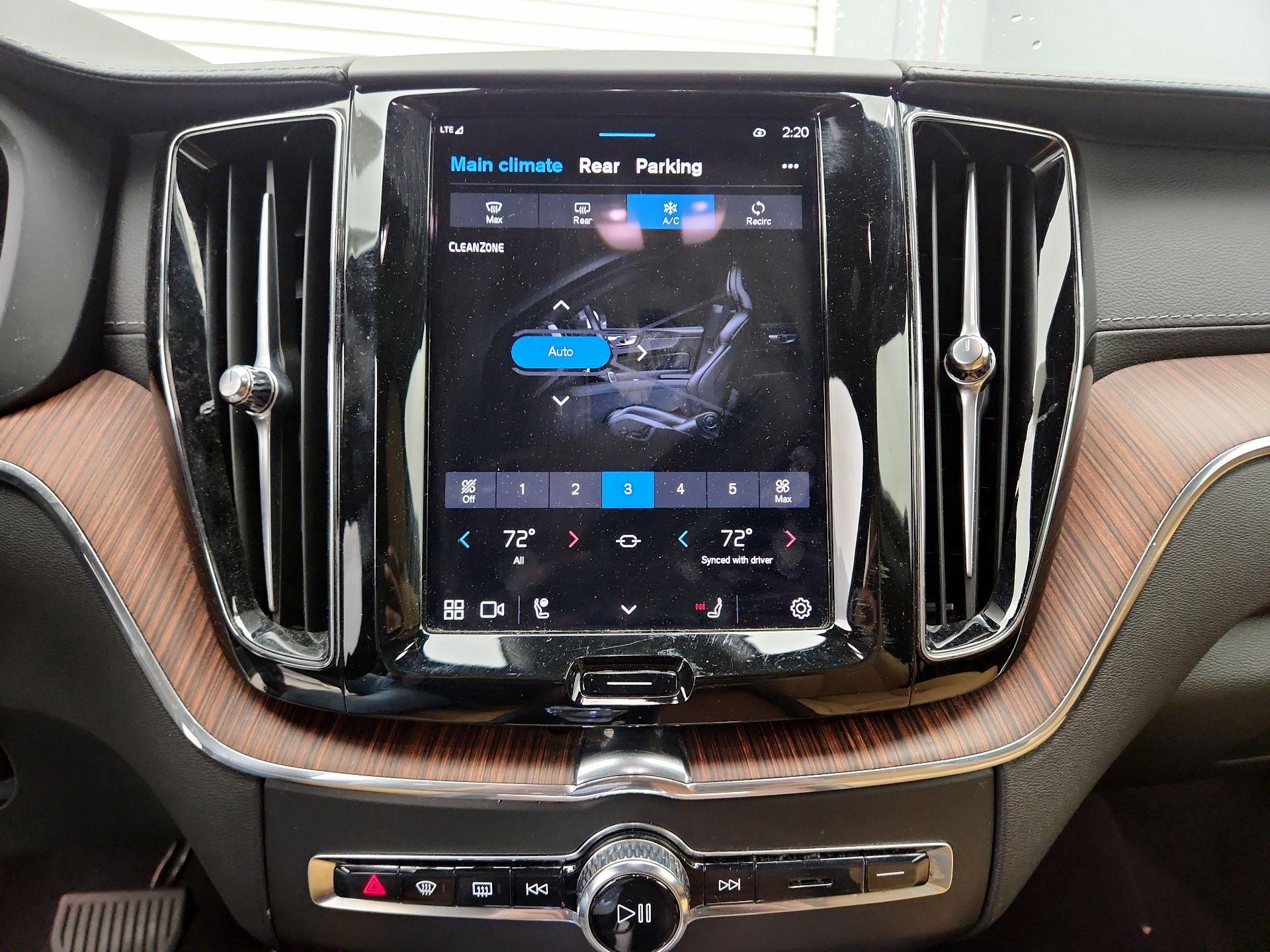 Thumbnail: 2024 Volvo XC60 - 16